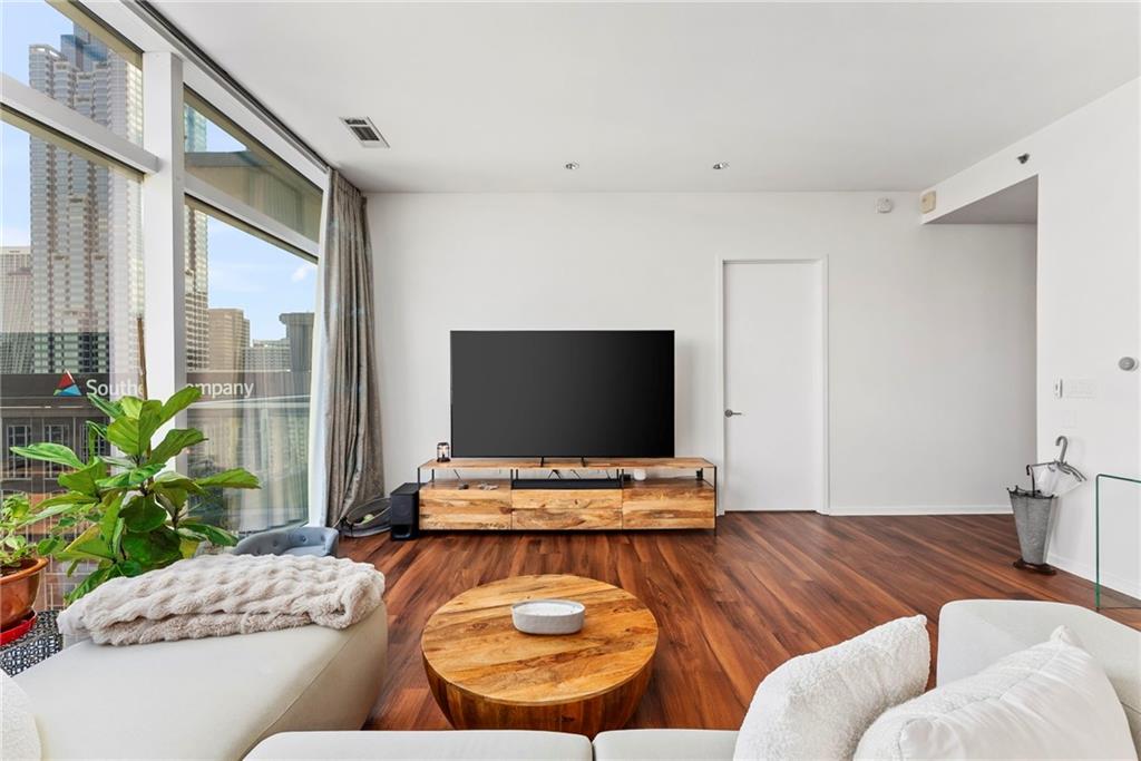 Atlanta, Georgia, 30308, United States, 2 Bedrooms Bedrooms, ,3 BathroomsBathrooms,Residential,For Sale,1967634