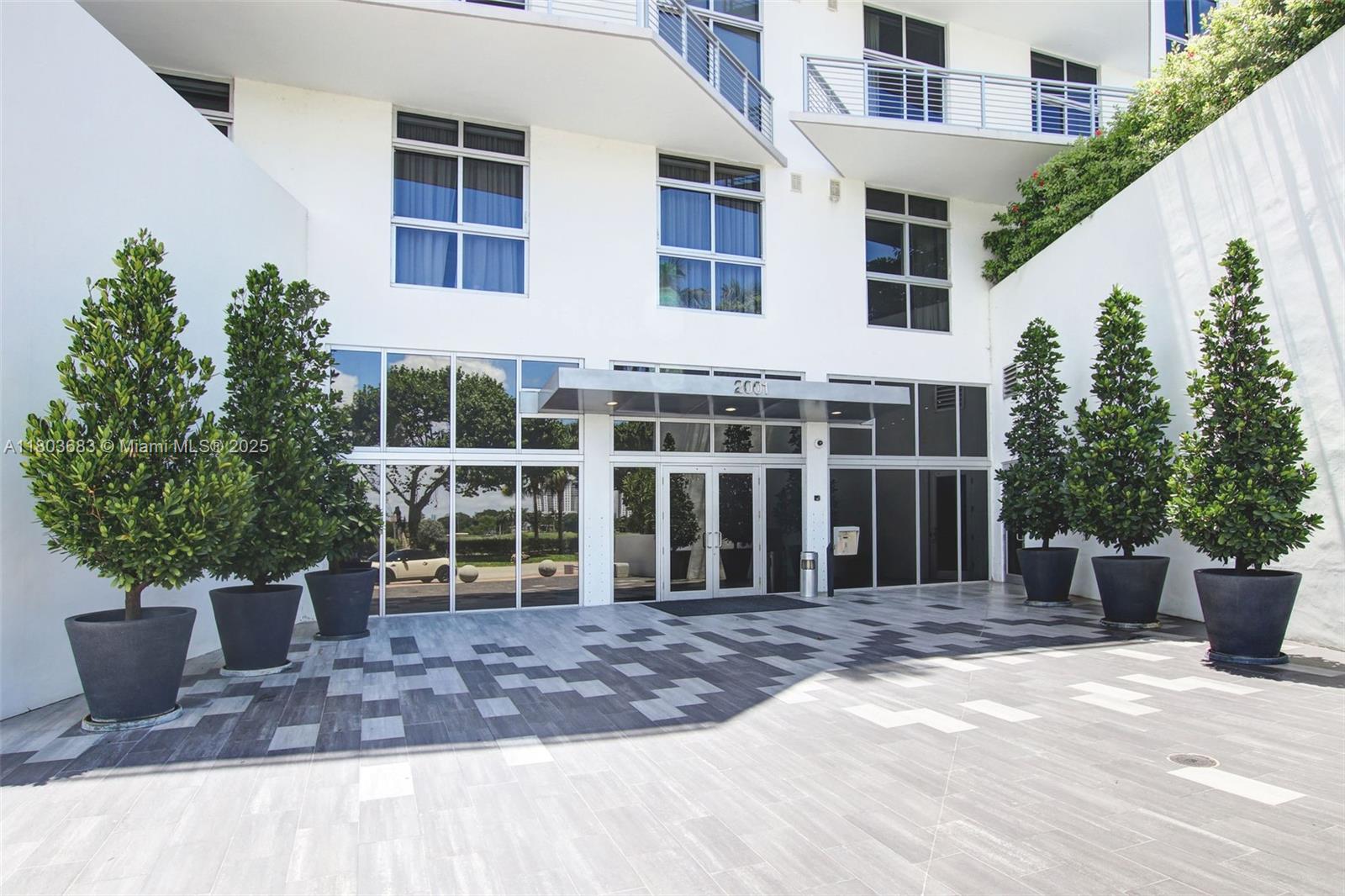 Miami Beach, Florida, 33139, United States, 1 Bedroom Bedrooms, ,2 BathroomsBathrooms,Residential,For Sale,1818097