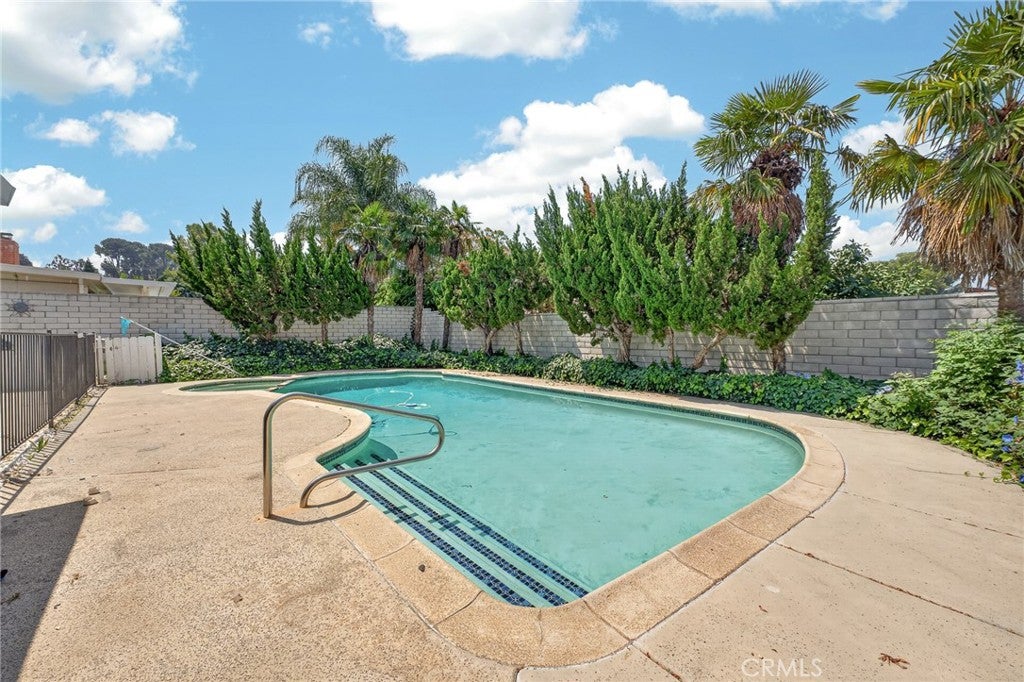 Redlands, California, 92373, United States, 4 Bedrooms Bedrooms, ,2 BathroomsBathrooms,Residential,For Sale,2048890