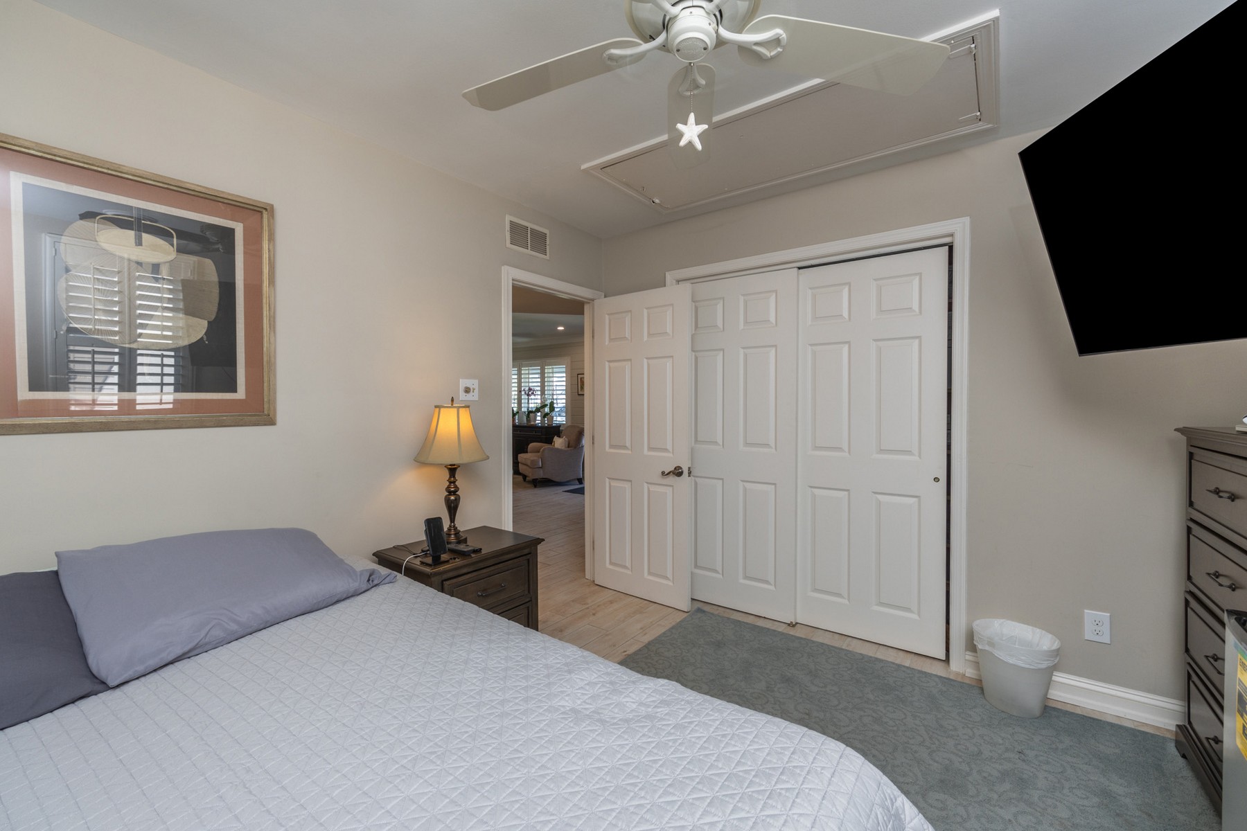  221N Belmont Drive - 物件實景