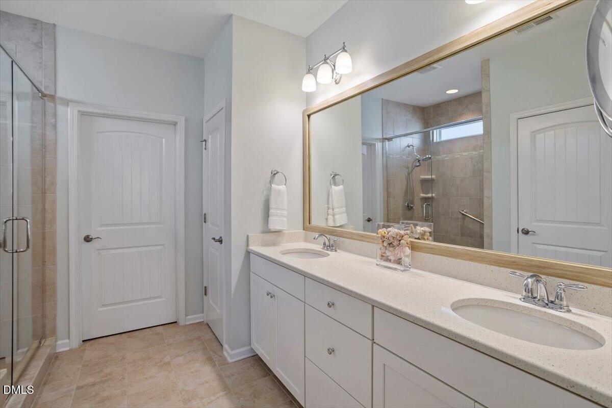 Durham, North Carolina, 27703, United States, 2 Bedrooms Bedrooms, ,2 BathroomsBathrooms,Residential,For Sale,1972659