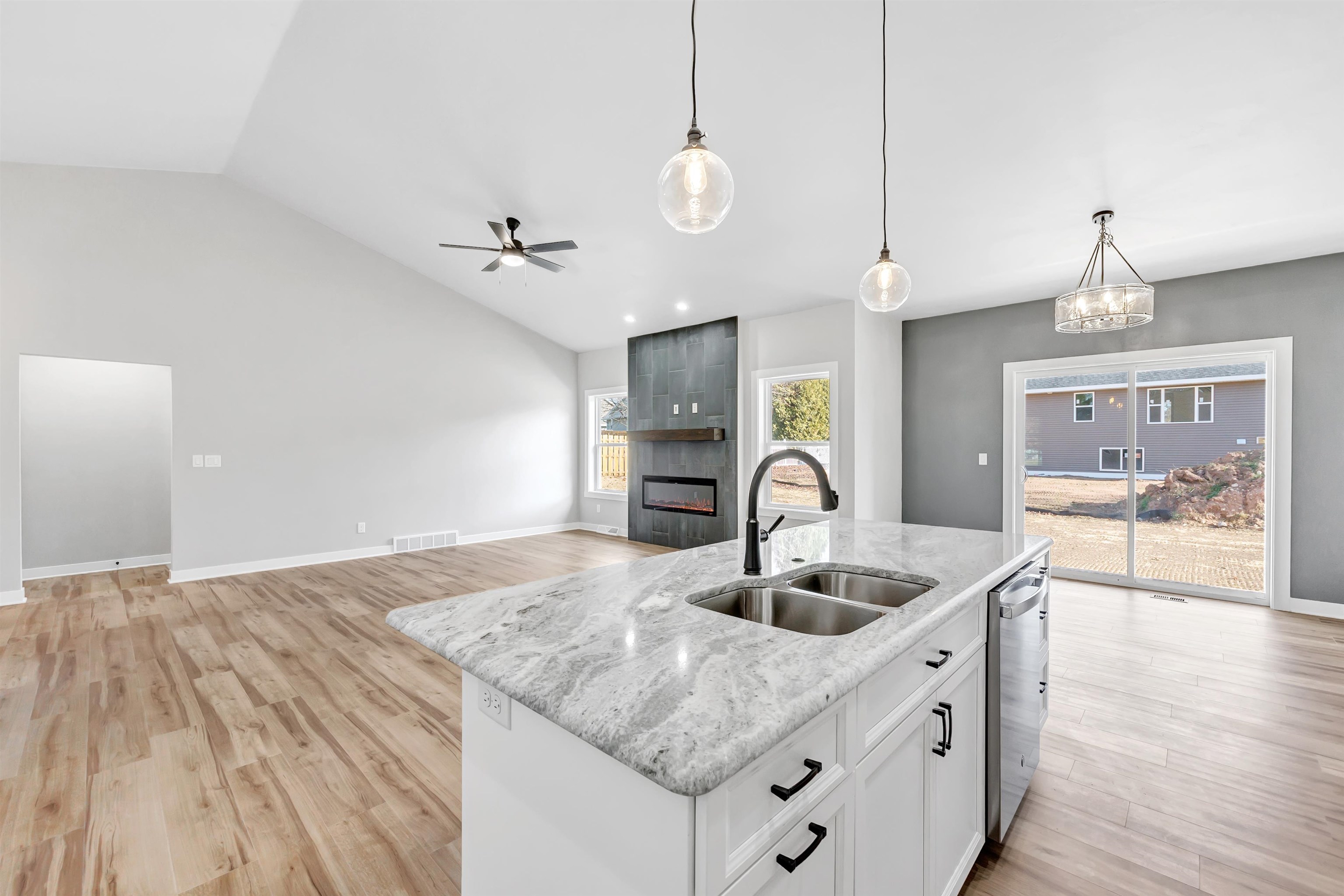 GREEN BAY, Wisconsin, 54311, United States, 3 Bedrooms Bedrooms, ,2 BathroomsBathrooms,Residential,For Sale,1998458