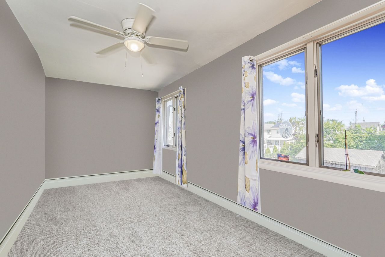 Staten Island, New York, 10314, United States, 4 Bedrooms Bedrooms, ,2 BathroomsBathrooms,Residential,For Sale,1895185