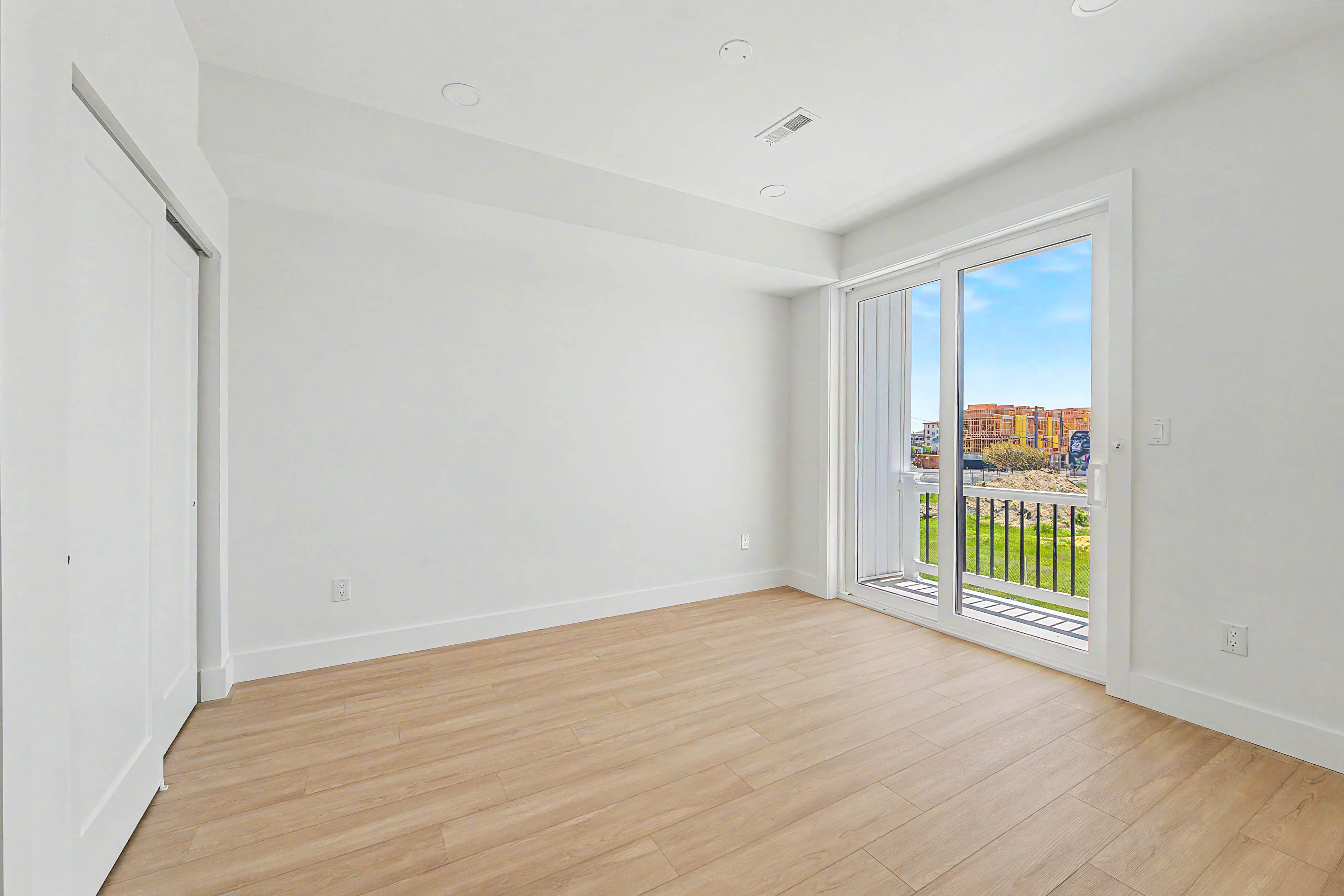  105 B Westminster Avenue - 物件實景