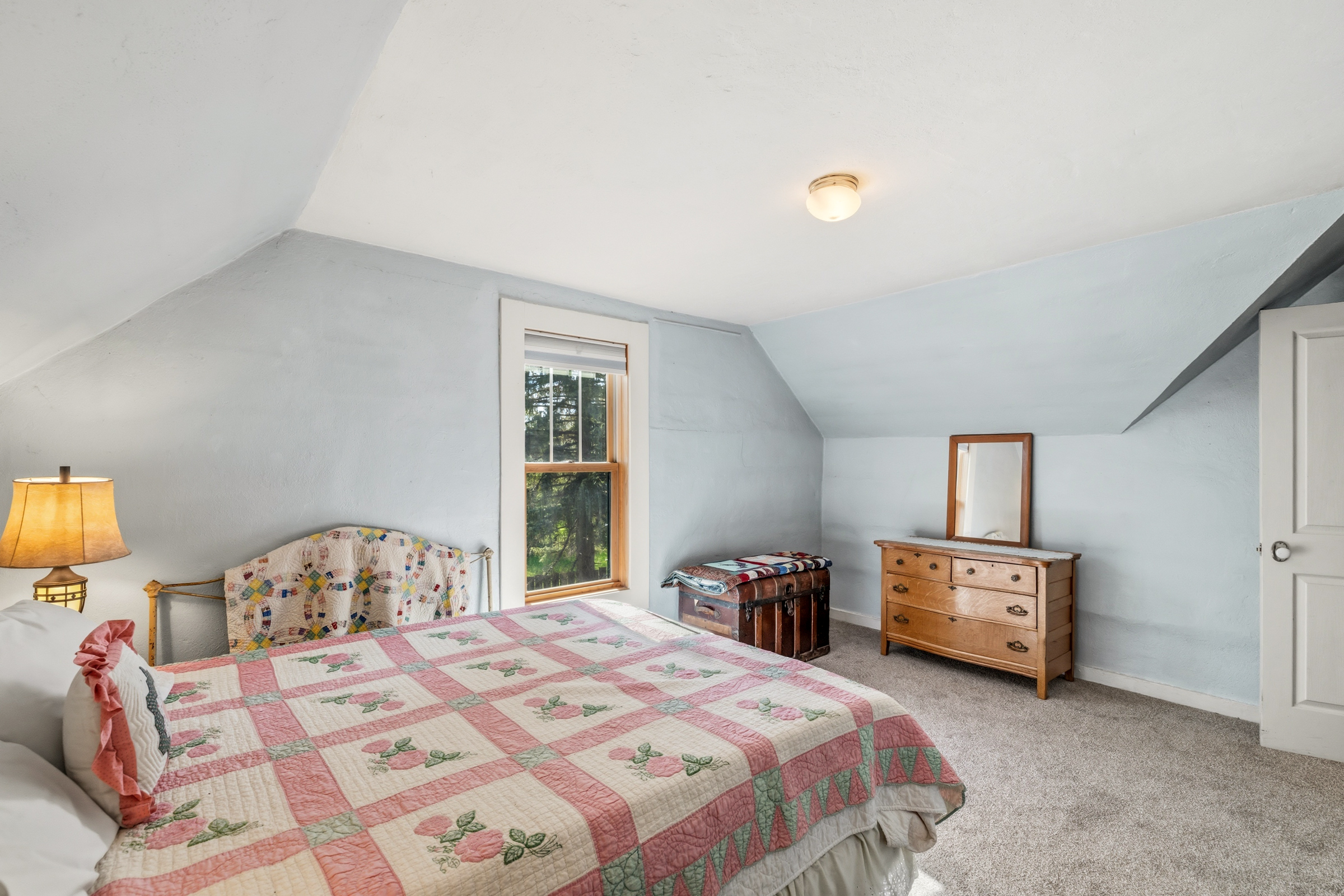  Historic Charm on 0.59 Acres - 物件實景