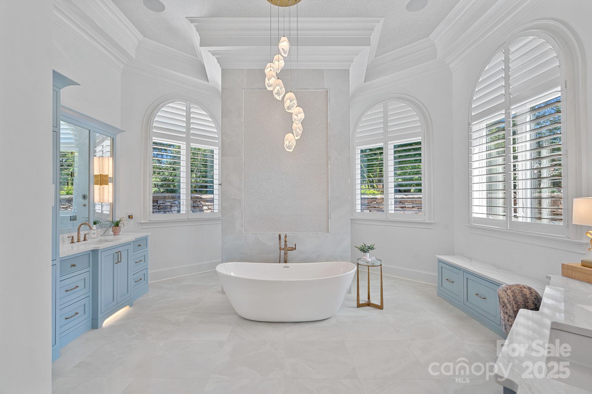 Mooresville, North Carolina, 28117, United States, 4 Bedrooms Bedrooms, ,6 BathroomsBathrooms,Residential,For Sale,1989072