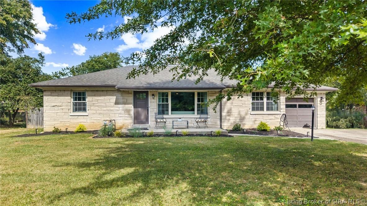 Forest Dr, Jeffersonville, IN 47130