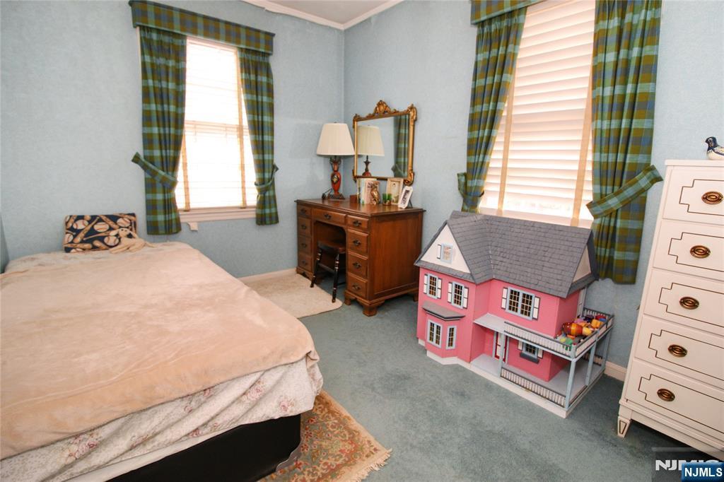 Tenafly, New Jersey, 07670, United States, 3 Bedrooms Bedrooms, ,2 BathroomsBathrooms,Residential,For Sale,1988997