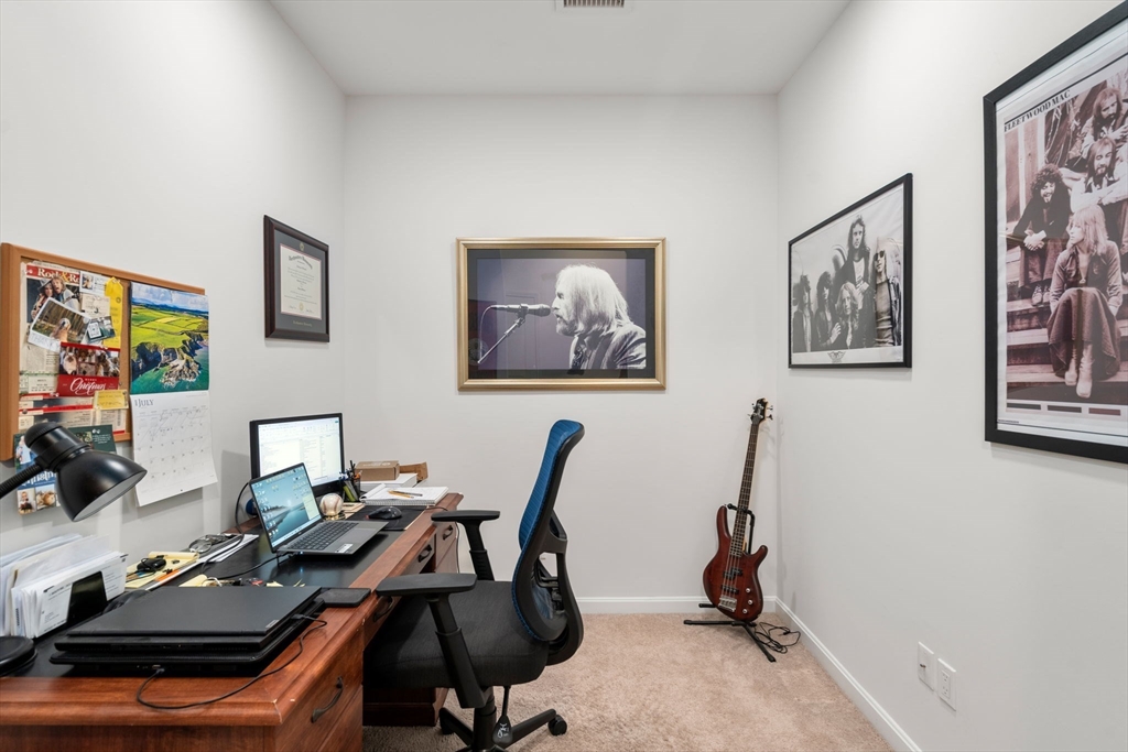 Canton, Massachusetts, 02021, United States, 1 Bedroom Bedrooms, ,1 BathroomBathrooms,Residential,For Sale,1917875