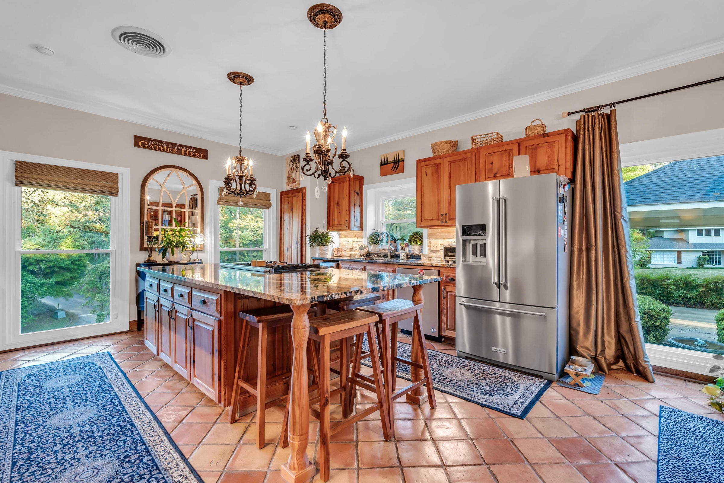 Columbus, Mississippi, 39705, United States, 4 Bedrooms Bedrooms, ,4 BathroomsBathrooms,Residential,For Sale,1976327