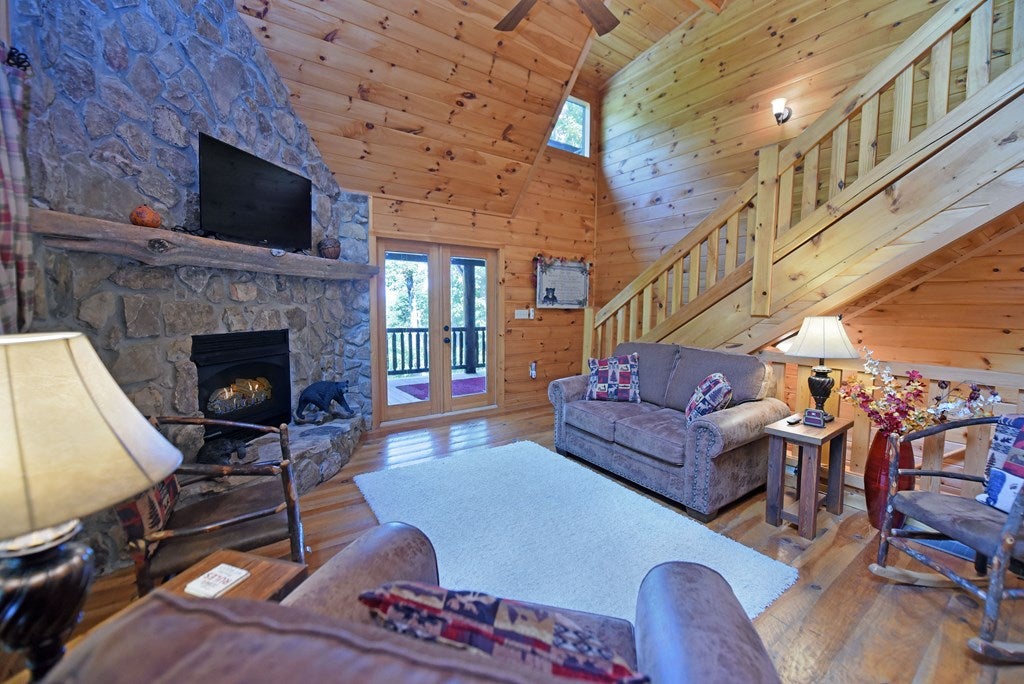 Morganton, Georgia, 30560, United States, 3 Bedrooms Bedrooms, ,3 BathroomsBathrooms,Residential,For Sale,2001916