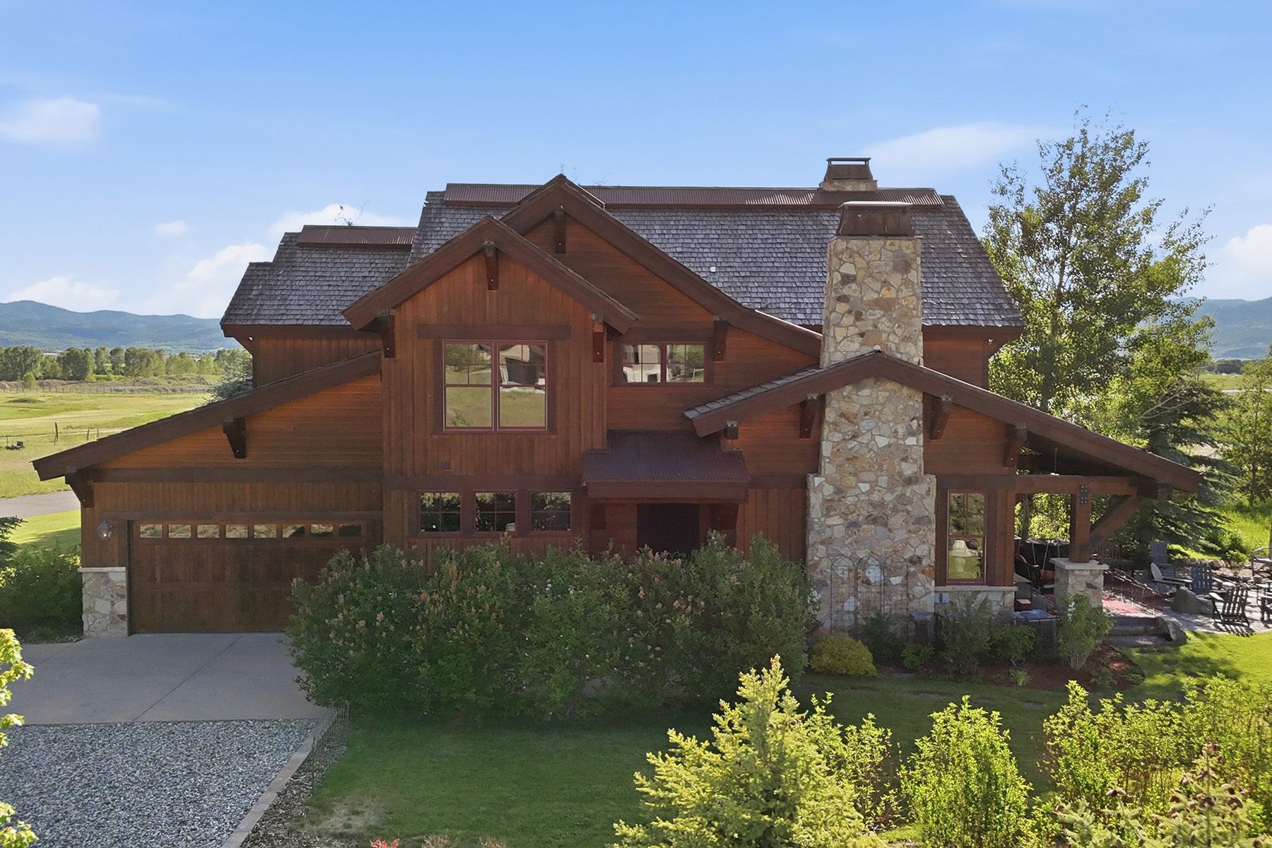  Luxury Home with Oversized Lot - 物件實景