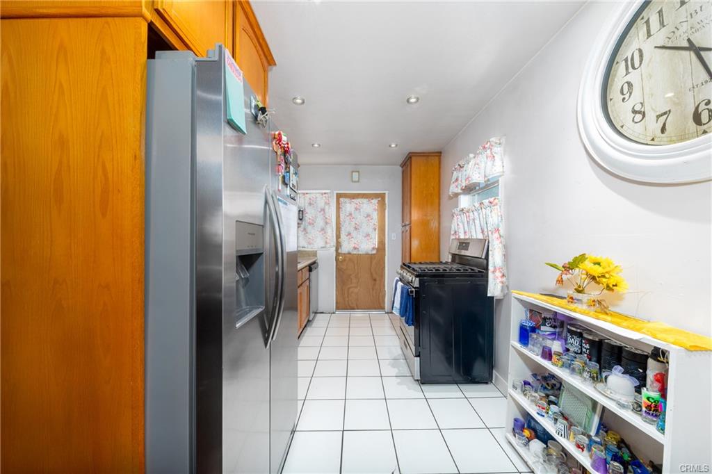 Los Angeles, California, 90059, United States, 2 Bedrooms Bedrooms, ,1 BathroomBathrooms,Residential,For Sale,1908040