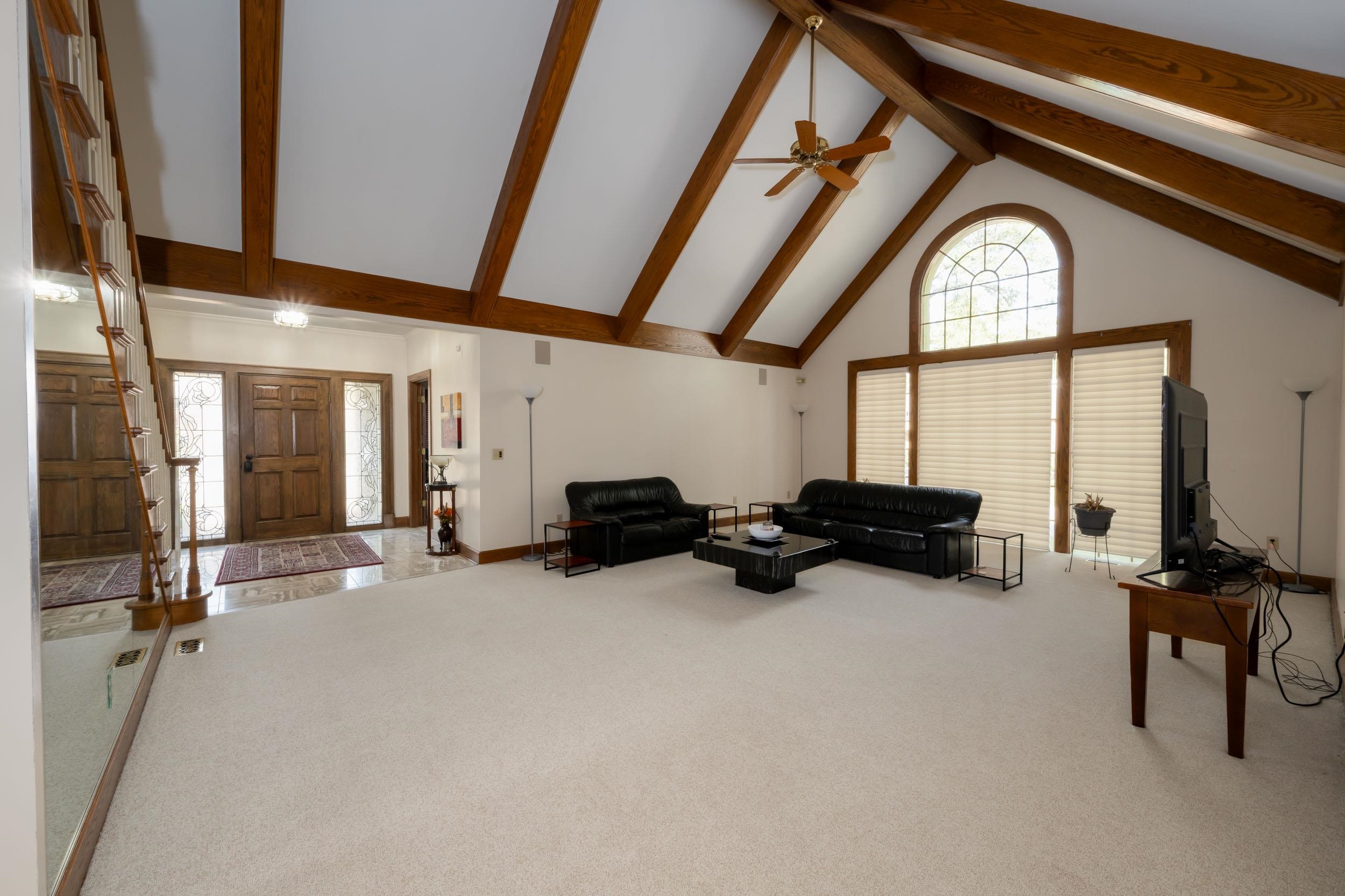 Fort Wayne, Indiana, 46804, United States, 3 Bedrooms Bedrooms, ,4 BathroomsBathrooms,Residential,For Sale,1941631