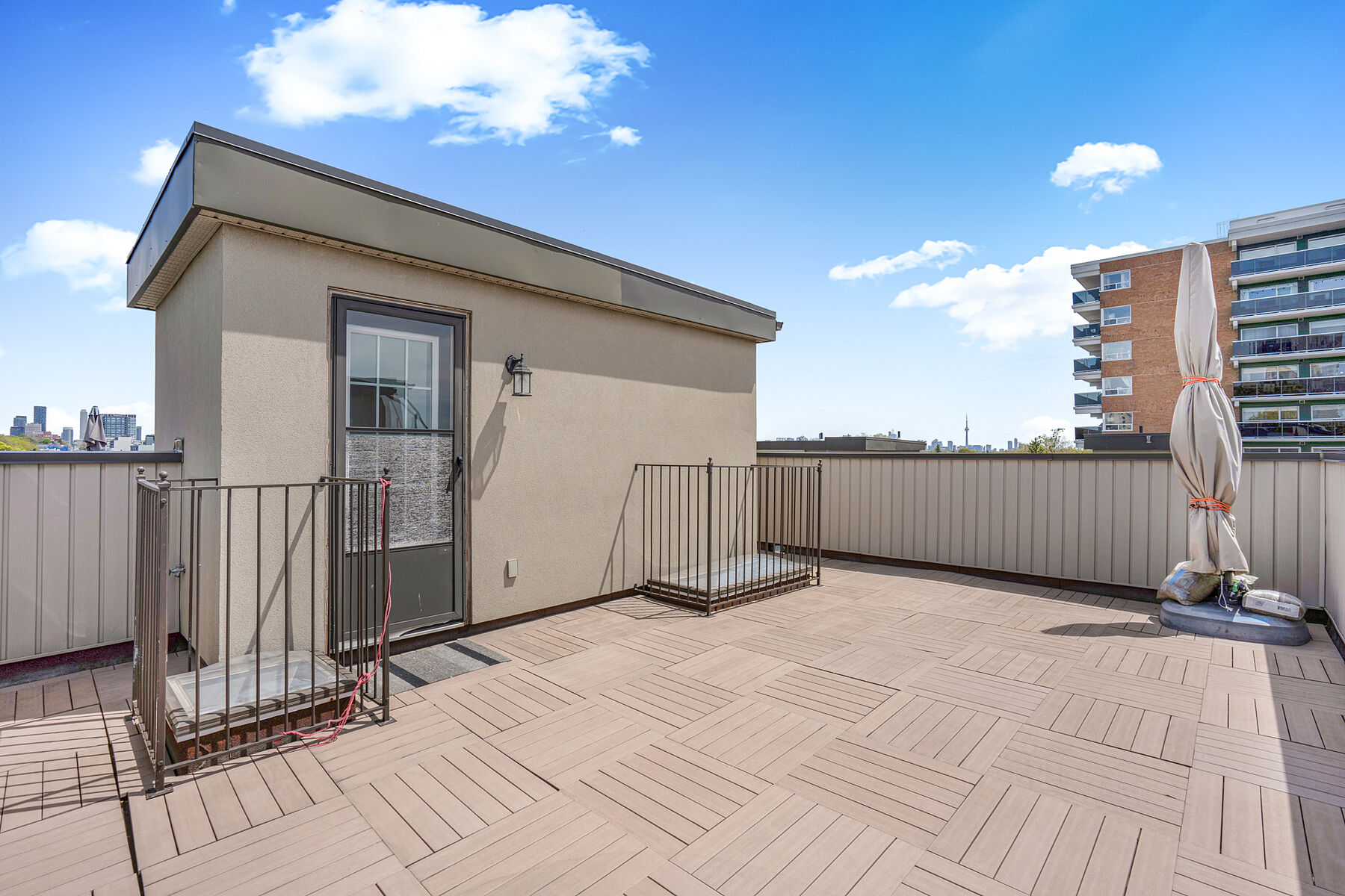  Rare Forest Hill Townhome - 物件實景
