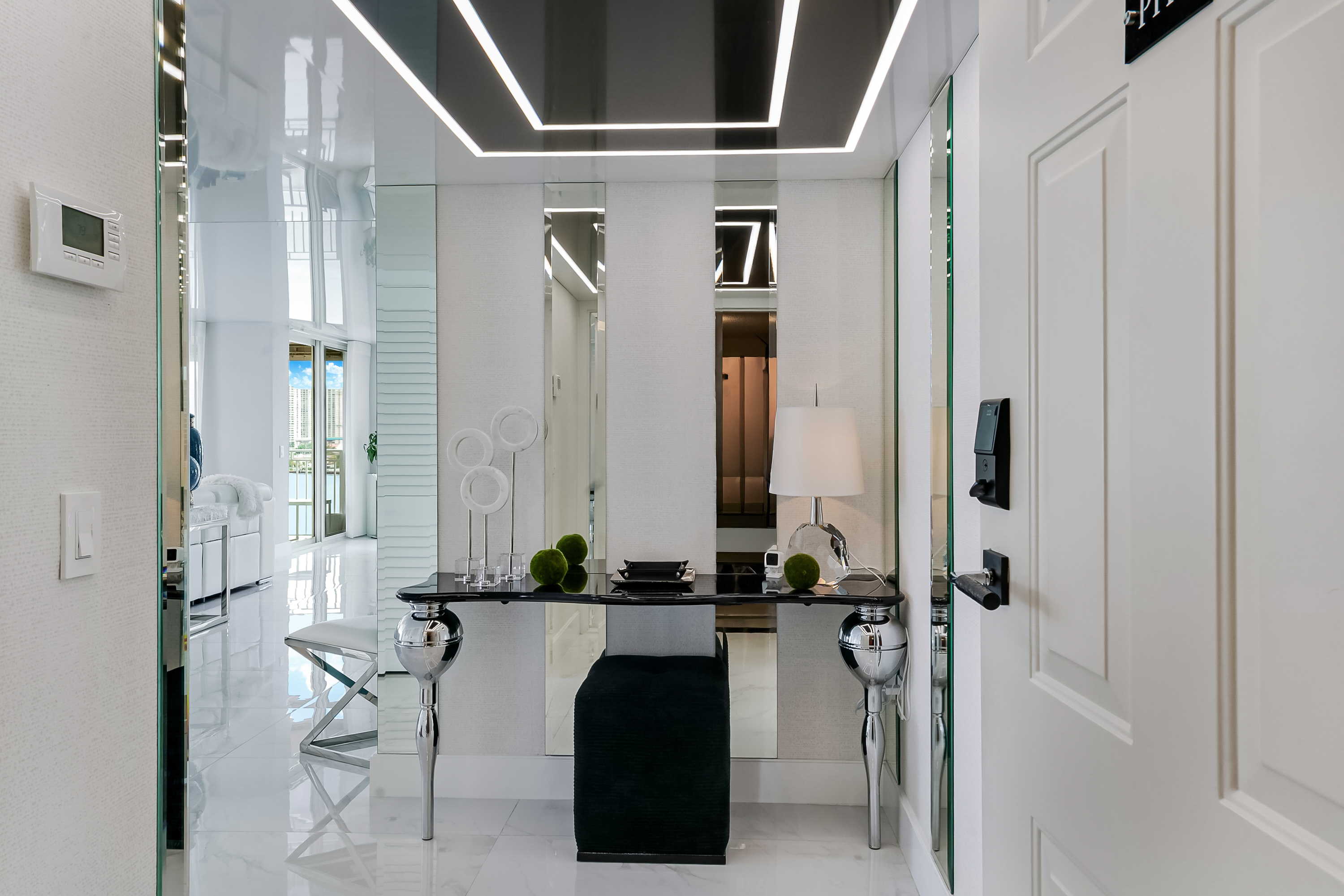  18000 N Bay Rd, Sunny Isles Beach, FL, 33160 - 物件實景