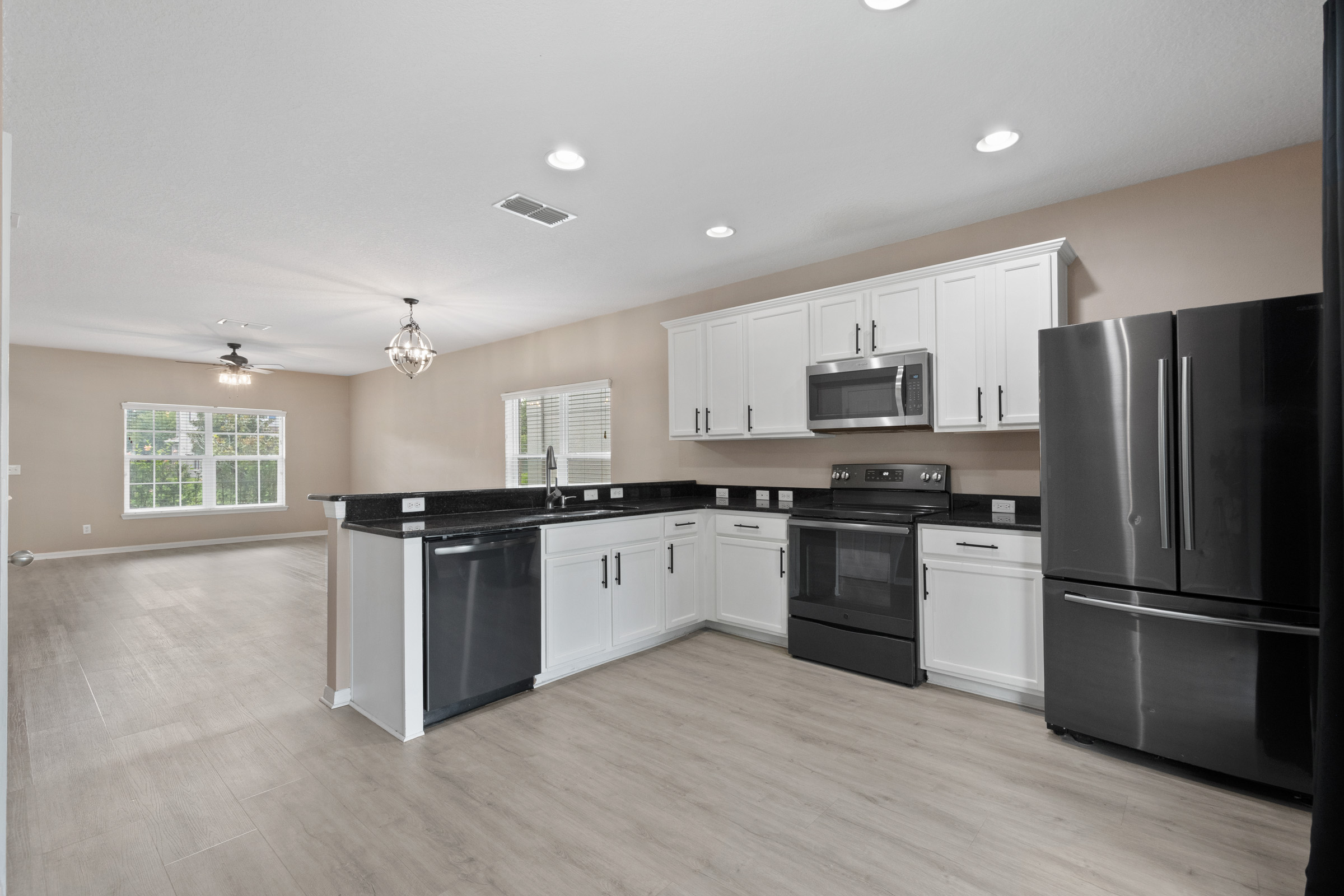 Winter Garden, Florida, 34787, United States, 5 Bedrooms Bedrooms, ,3 BathroomsBathrooms,Residential,For Sale,1935885