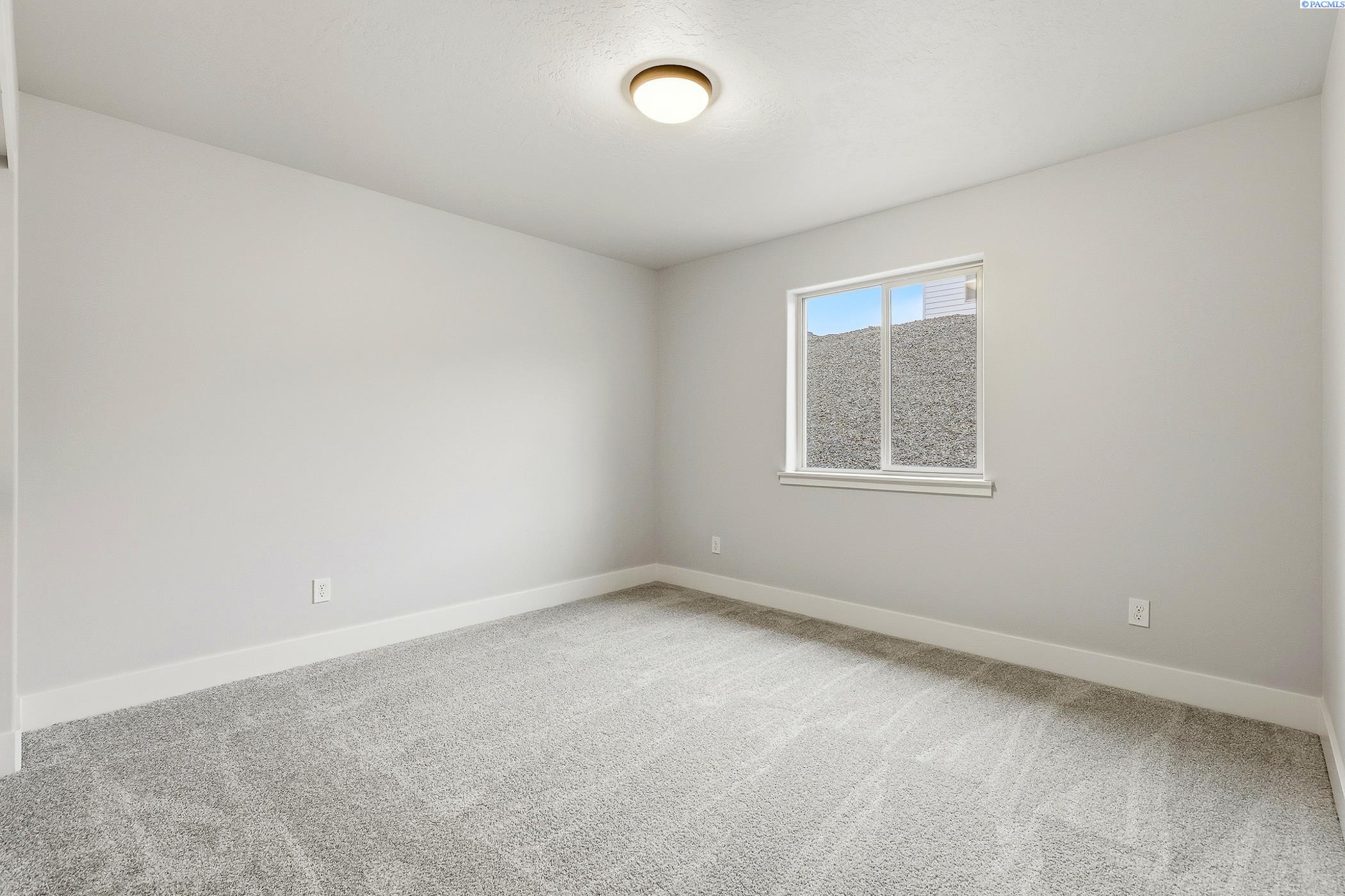 Kennewick, Washington, 99338, United States, 3 Bedrooms Bedrooms, ,1 BathroomBathrooms,Residential,For Sale,2000411