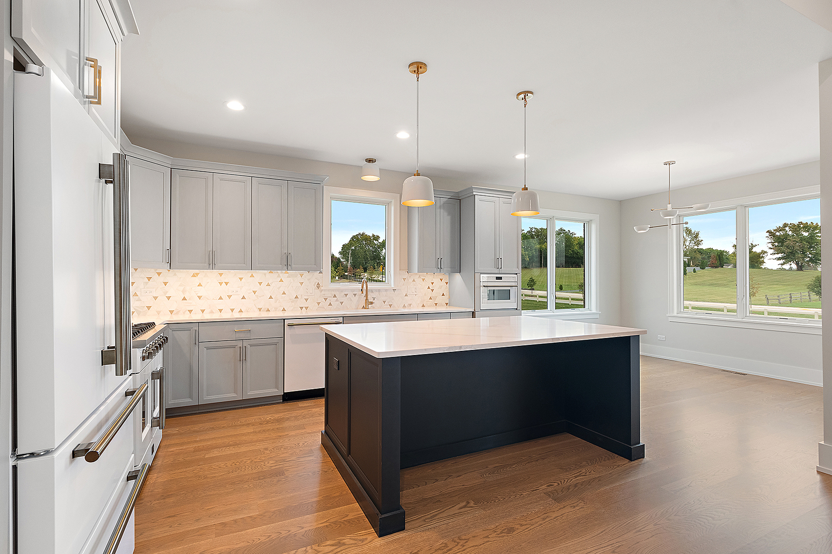 Orland Park, Illinois, 60467, United States, 4 Bedrooms Bedrooms, ,3 BathroomsBathrooms,Residential,For Sale,1976249