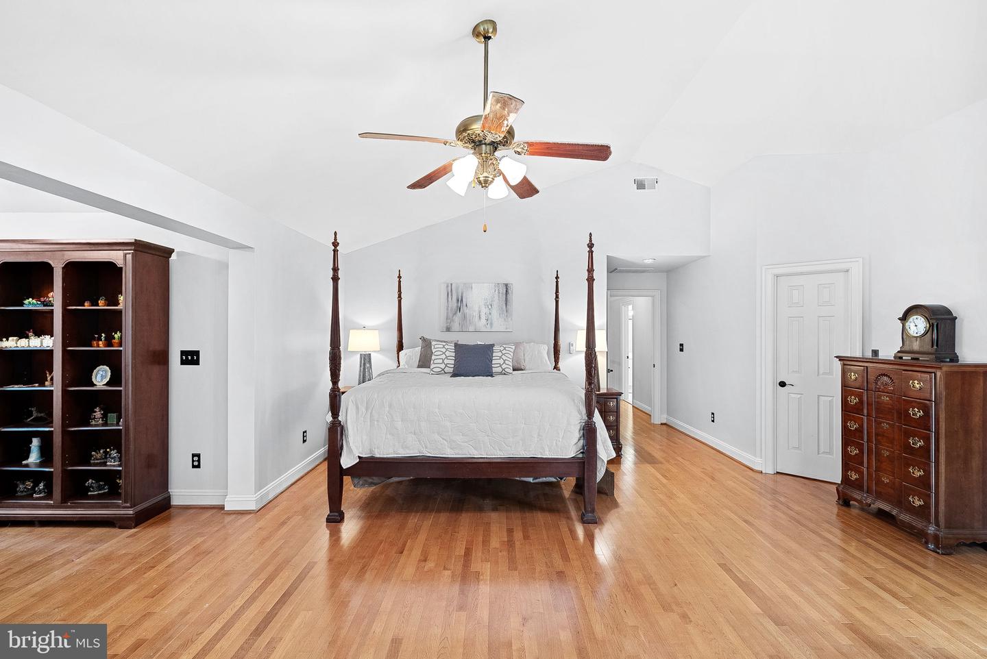 Waterford, Virginia, 20197, United States, 5 Bedrooms Bedrooms, ,4 BathroomsBathrooms,Residential,For Sale,1940957
