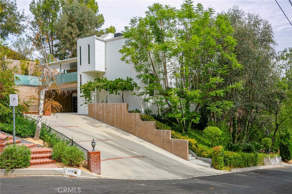 Woodland Hills, California, 91364, United States, 3 Bedrooms Bedrooms, ,3 BathroomsBathrooms,Residential,For Sale,1942330