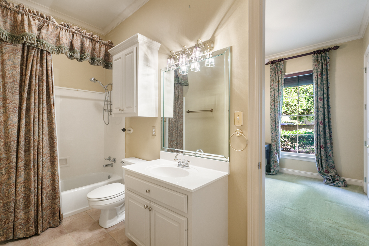 Baton Rouge, Louisiana, 70810, United States, 3 Bedrooms Bedrooms, ,3 BathroomsBathrooms,Residential,For Sale,1917502