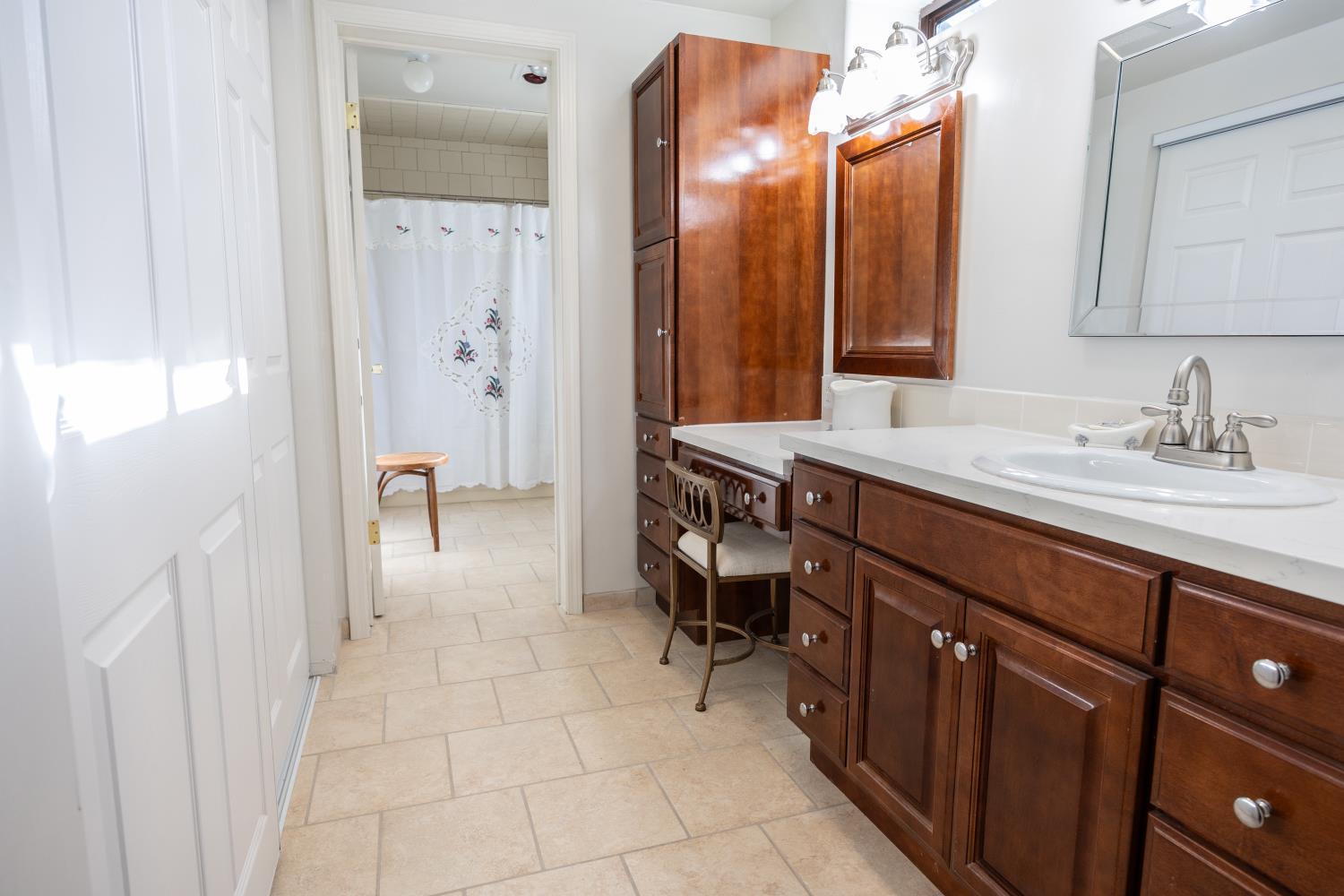 Yosemite West, California, 95389, United States, 5 Bedrooms Bedrooms, ,4 BathroomsBathrooms,Residential,For Sale,2005695