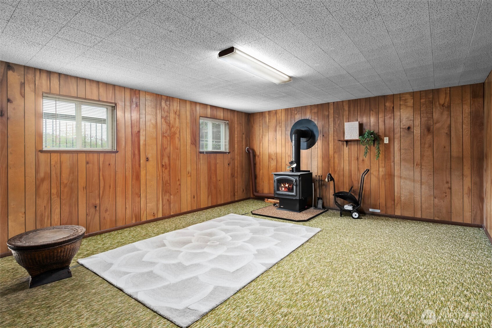 Oak Harbor, Washington, 98277, United States, 4 Bedrooms Bedrooms, ,1 BathroomBathrooms,Residential,For Sale,1926179