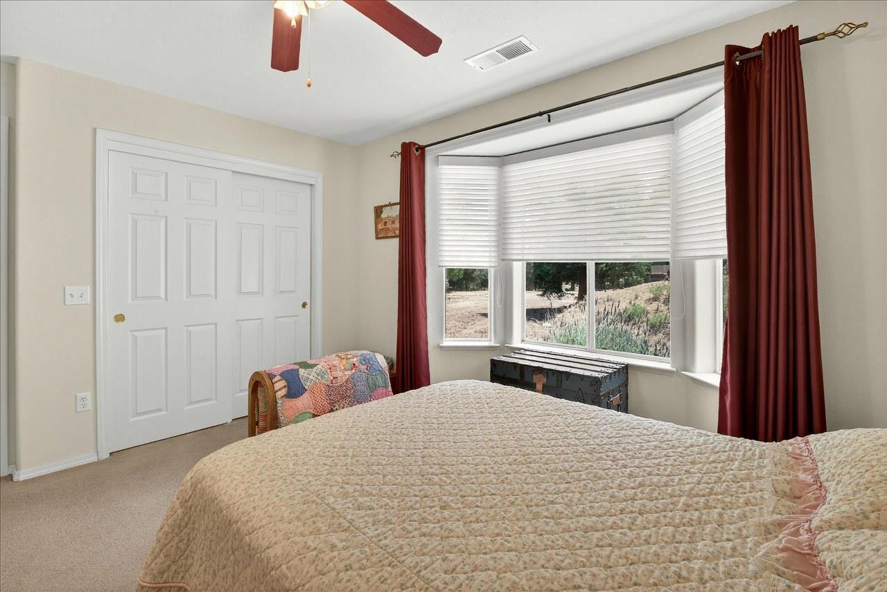 Oakhurst, California, 93644, United States, 4 Bedrooms Bedrooms, ,2 BathroomsBathrooms,Residential,For Sale,1922823