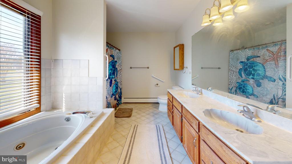 Lumberton, New Jersey, 08048, United States, 5 Bedrooms Bedrooms, ,4 BathroomsBathrooms,Residential,For Sale,2030815