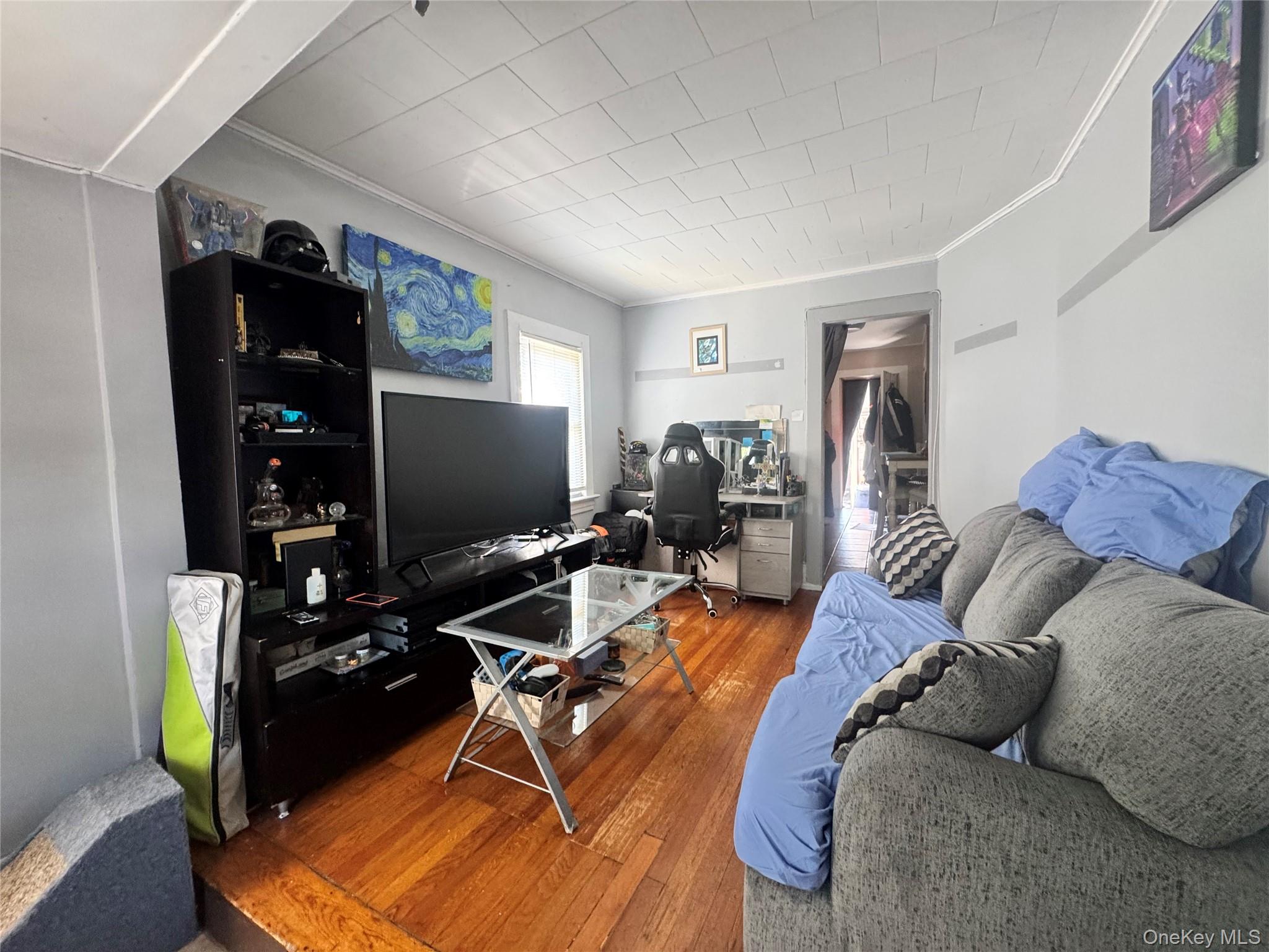 Yonkers, New York, 10701, United States, 4 Bedrooms Bedrooms, ,2 BathroomsBathrooms,Residential,For Sale,1939242