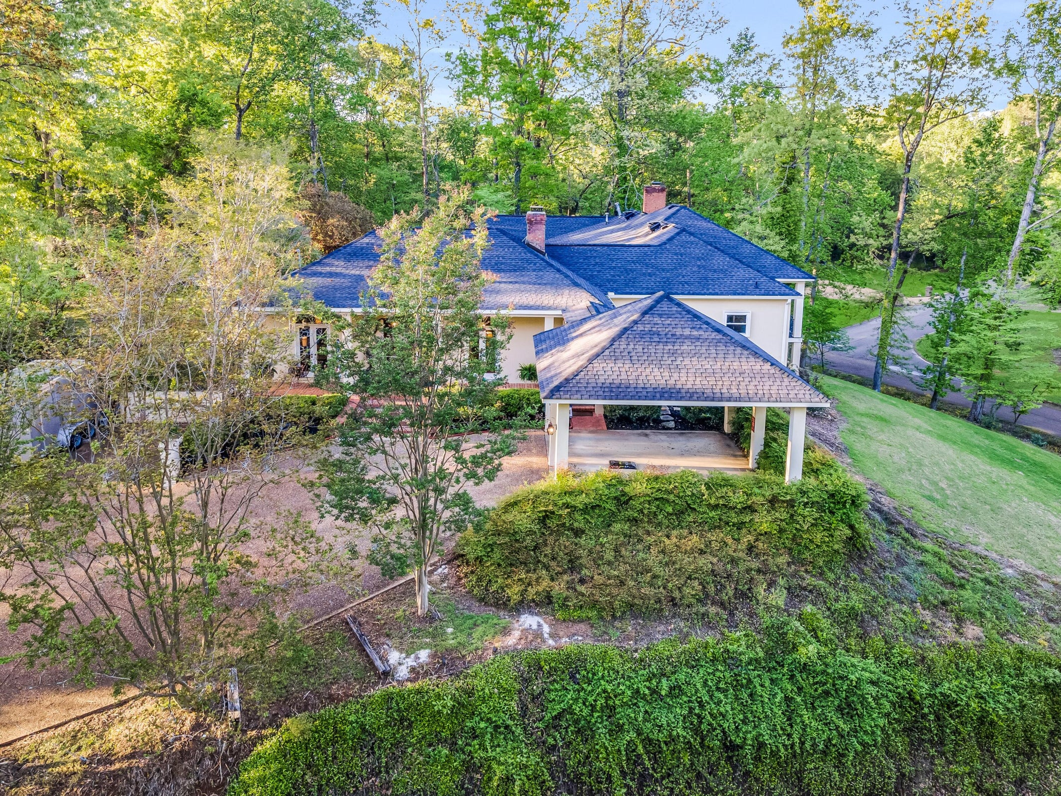 Columbus, Mississippi, 39705, United States, 4 Bedrooms Bedrooms, ,4 BathroomsBathrooms,Residential,For Sale,1976327