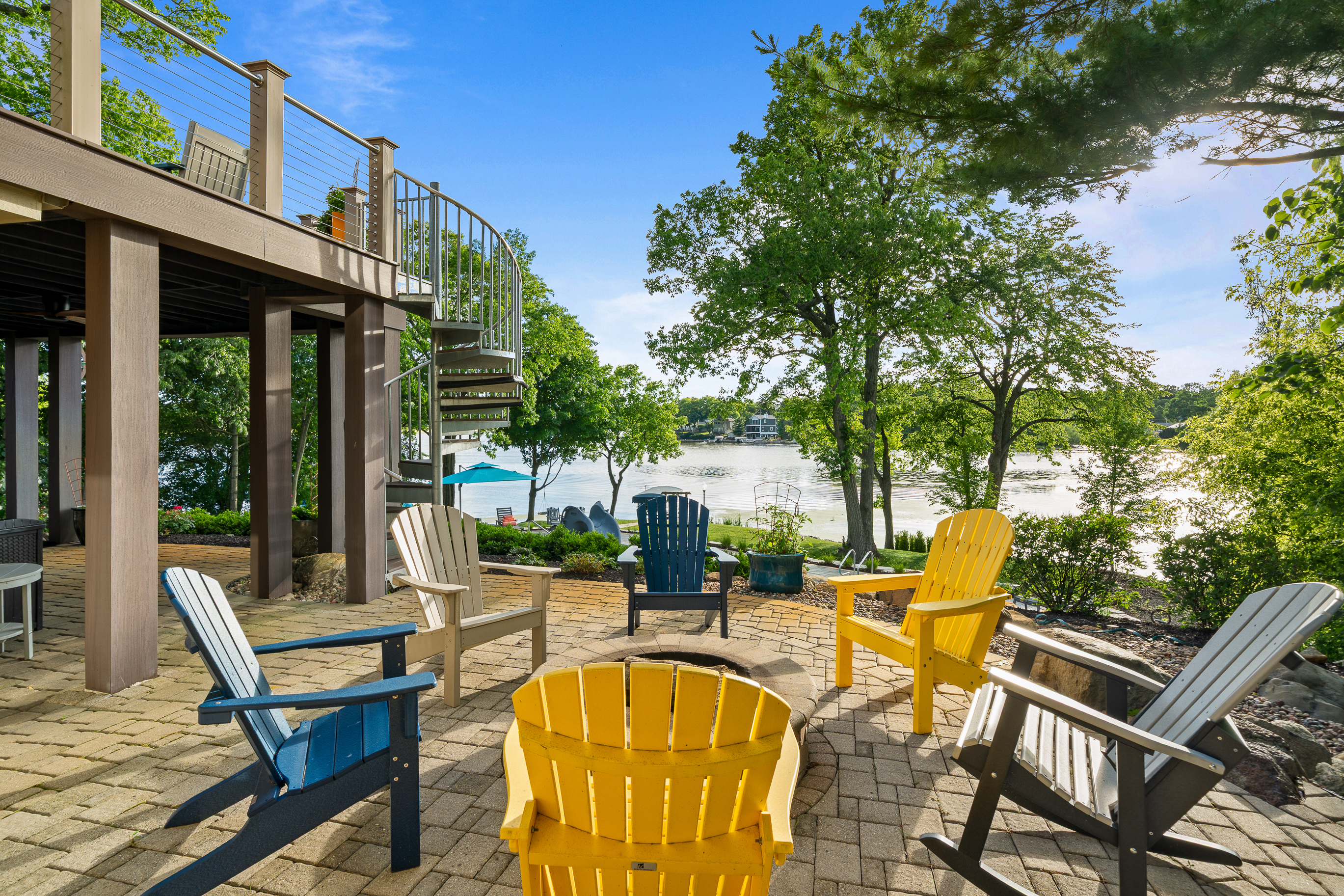  The Pinnacle of Luxury Living: 2.3-Acre Private Tichigan Lake Estate - 物件實景
