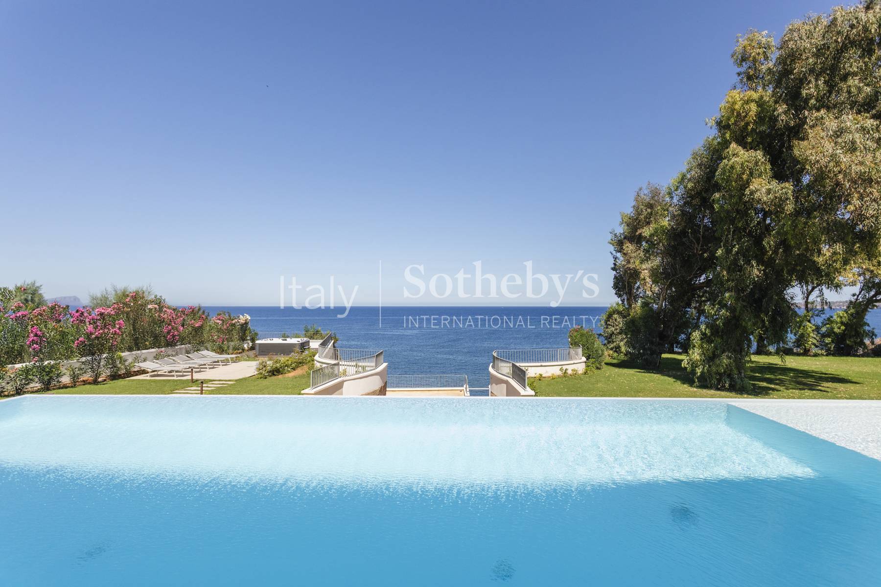  Exclusive villa with pool and private sea access - 物件實景