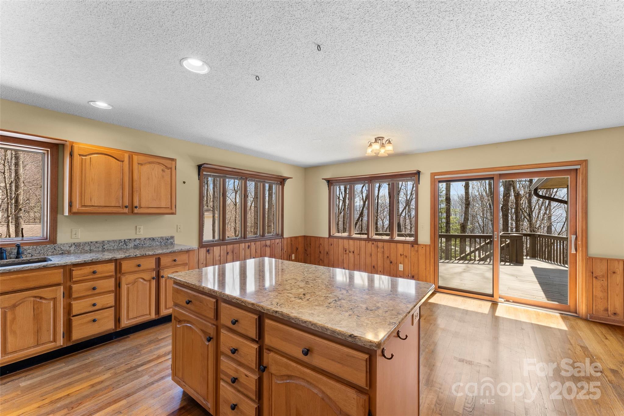 Maggie Valley, North Carolina, 28751, United States, 3 Bedrooms Bedrooms, ,3 BathroomsBathrooms,Residential,For Sale,1976067