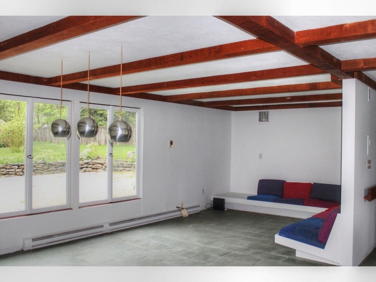 Burlington, Vermont, 05401, United States, 5 Bedrooms Bedrooms, ,2 BathroomsBathrooms,Residential,For Sale,1804397