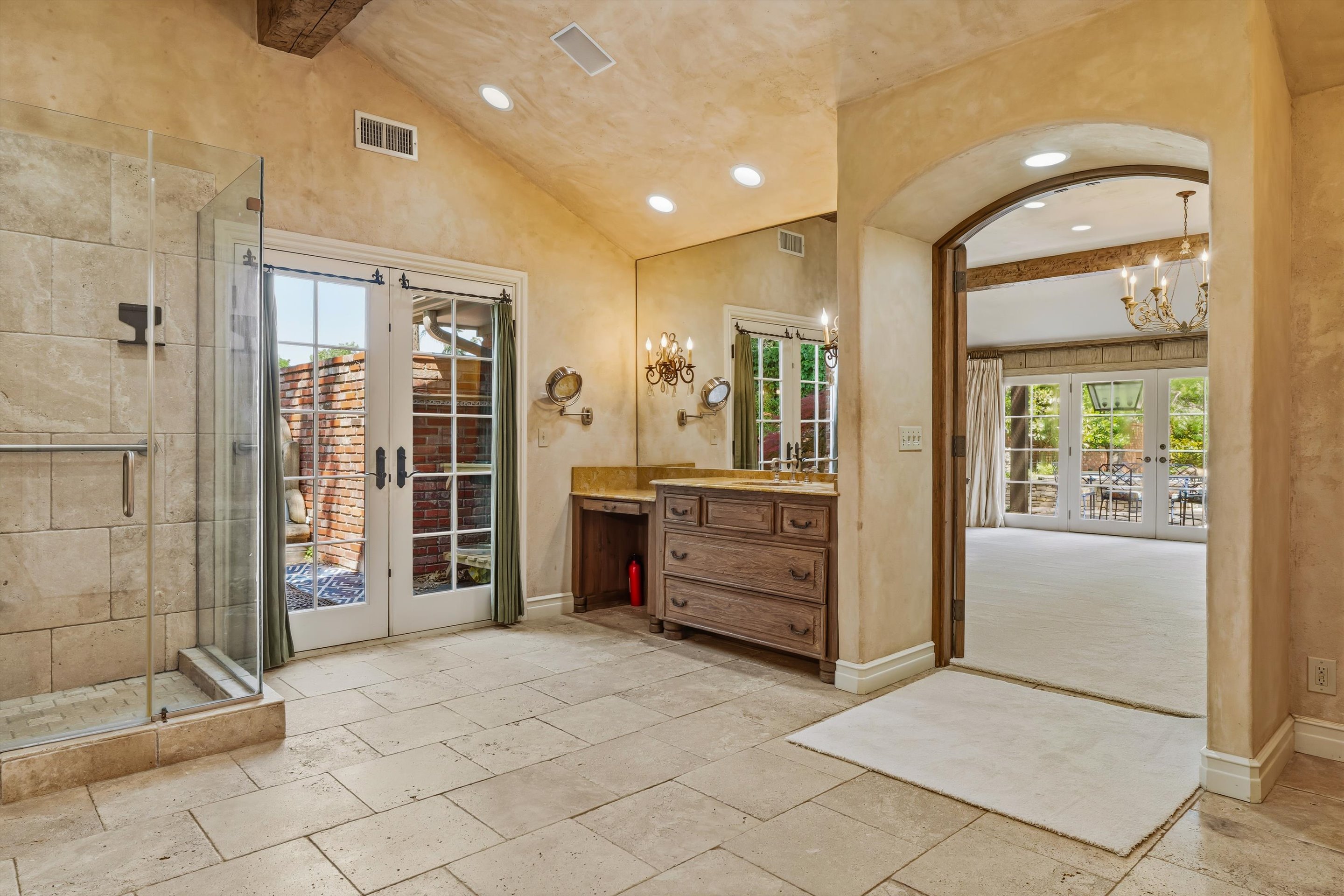  1603 Dorchester Drive, Nichols Hills, OK 73120 - 物件實景