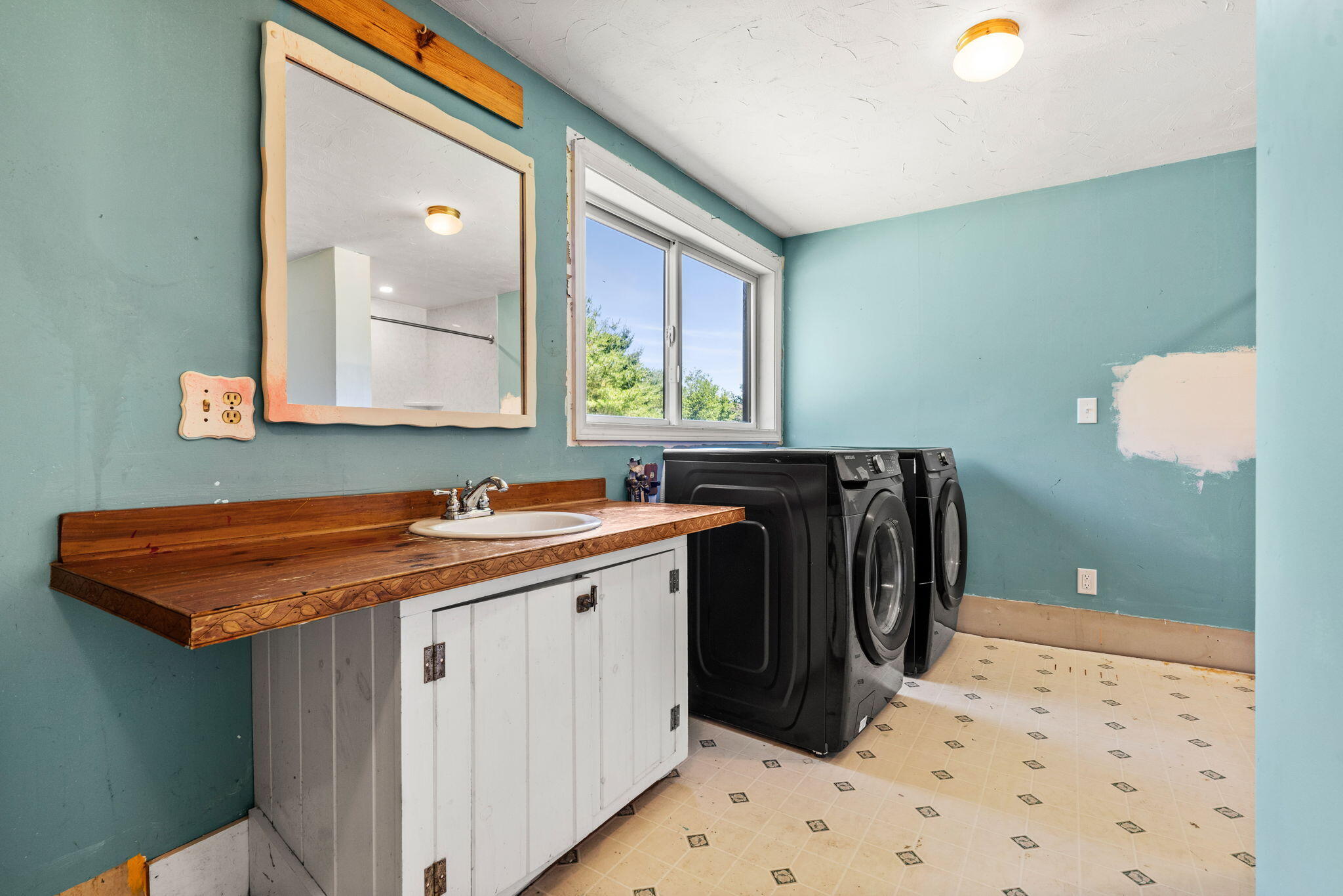 Biddeford, Maine, 04005, United States, ,4 BathroomsBathrooms,Residential,For Sale,1882407