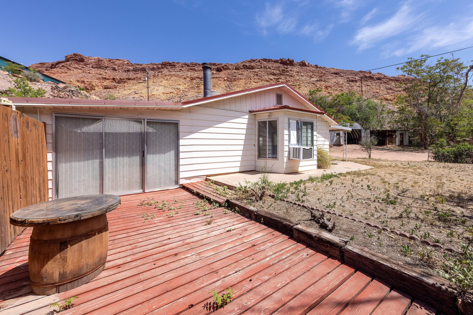  Fixer-Upper Opportunity - Priced to Sell - 物件實景