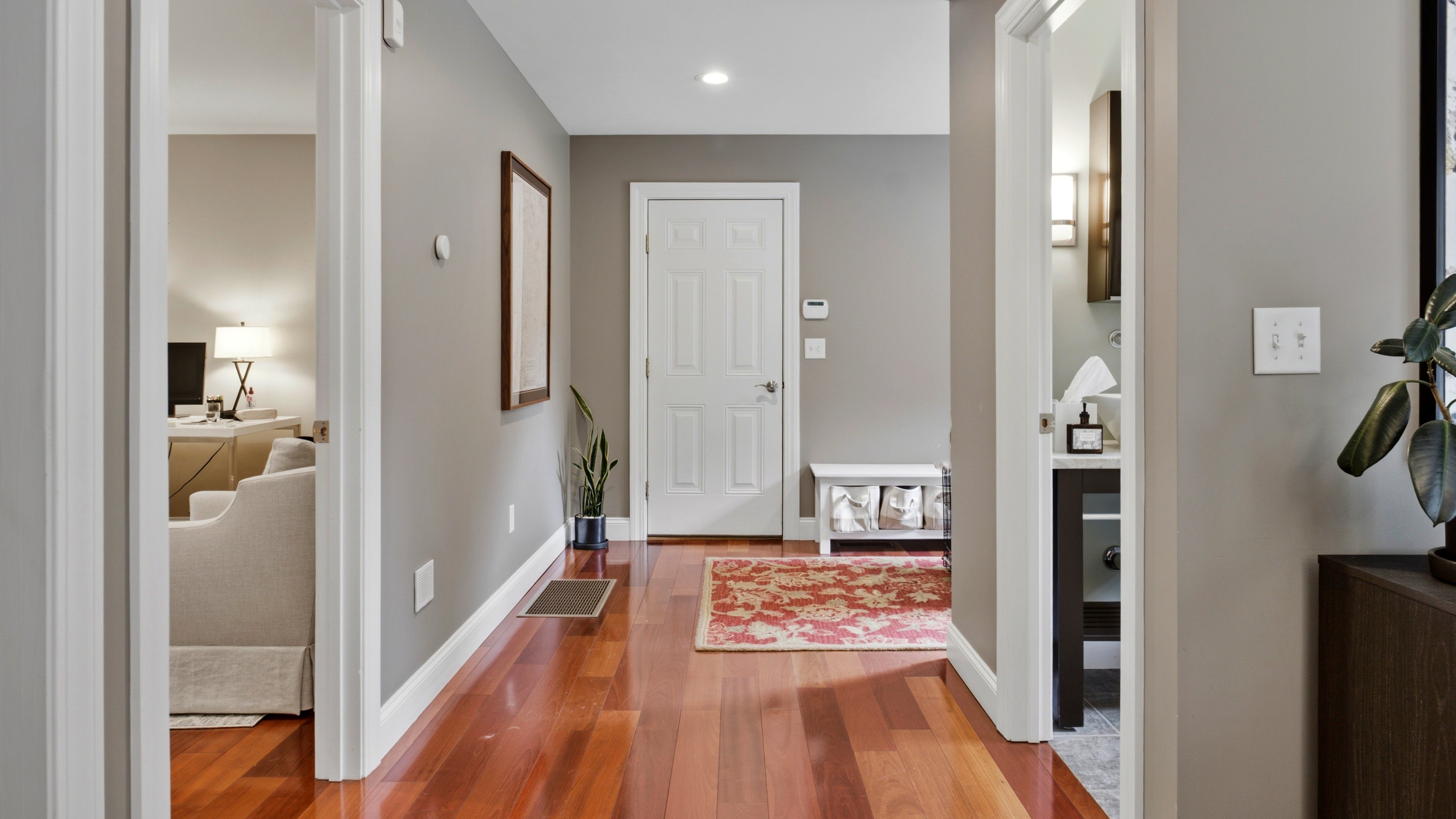  2008 4-Bed, 4-Bath Classic Home with Open Floor Plan and 3 Levels of Living Spac - 物件實景
