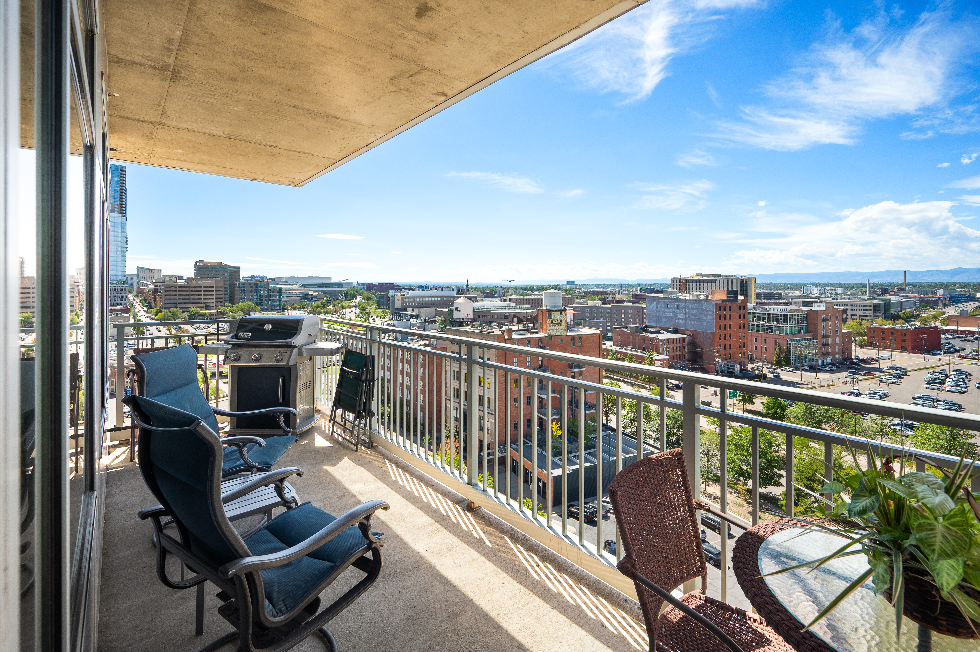  Impeccably Maintained Residence With Incredible Mountain And City Views - 物件實景