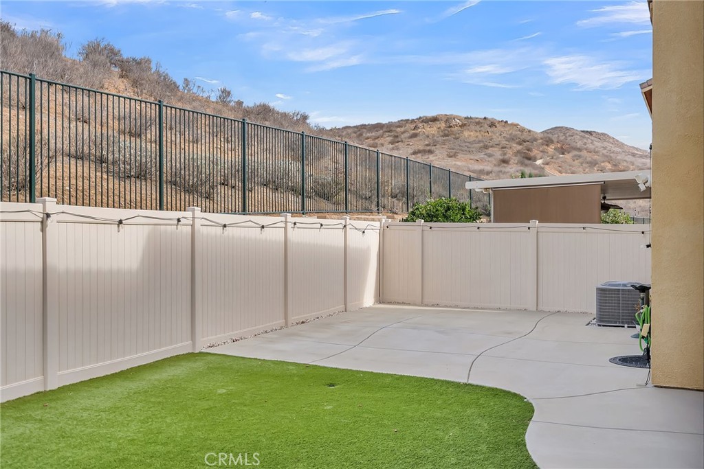 Lake Elsinore, California, 92532, United States, 4 Bedrooms Bedrooms, ,3 BathroomsBathrooms,Residential,For Sale,1955180