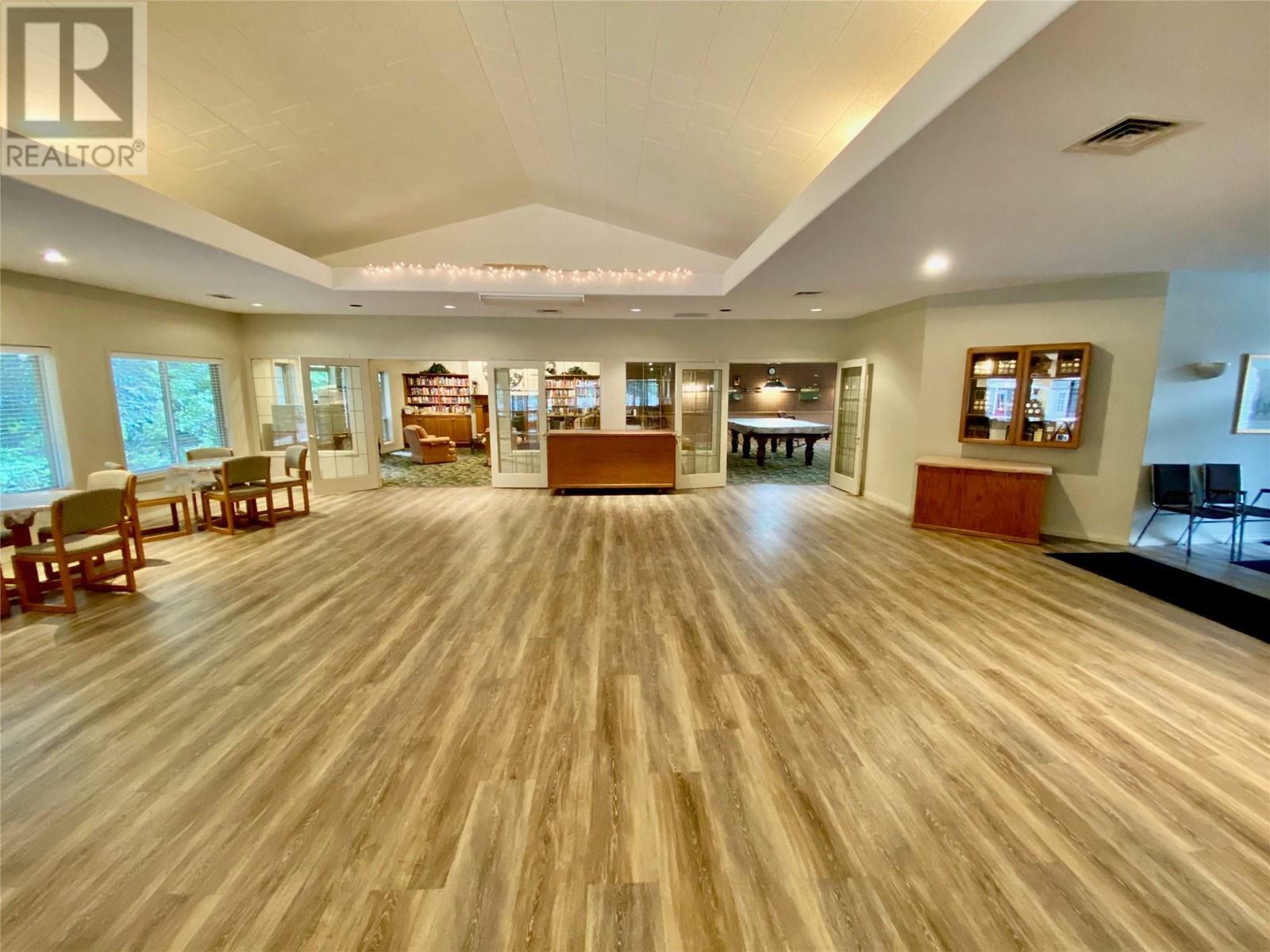 KELOWNA, British Columbia, V1V 1Z4, CA, 2 Bedrooms Bedrooms, ,2 BathroomsBathrooms,Residential,For Sale,1960931