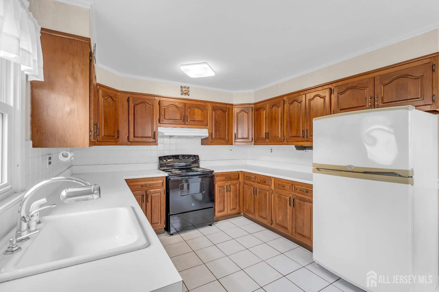 Iselin, New Jersey, 08830, United States, 3 Bedrooms Bedrooms, ,2 BathroomsBathrooms,Residential,For Sale,1966182