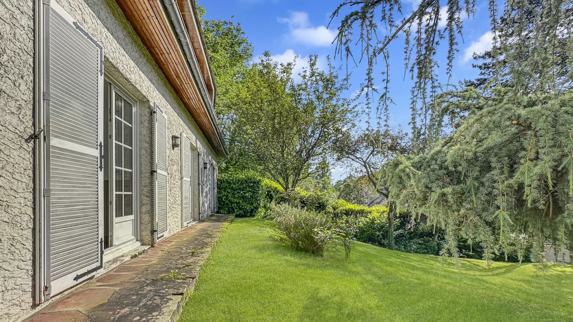 Jouy-en-Josas, Île-de-France, 78350, FR, 5 Bedrooms Bedrooms, ,4 BathroomsBathrooms,Residential,For Sale,1687138