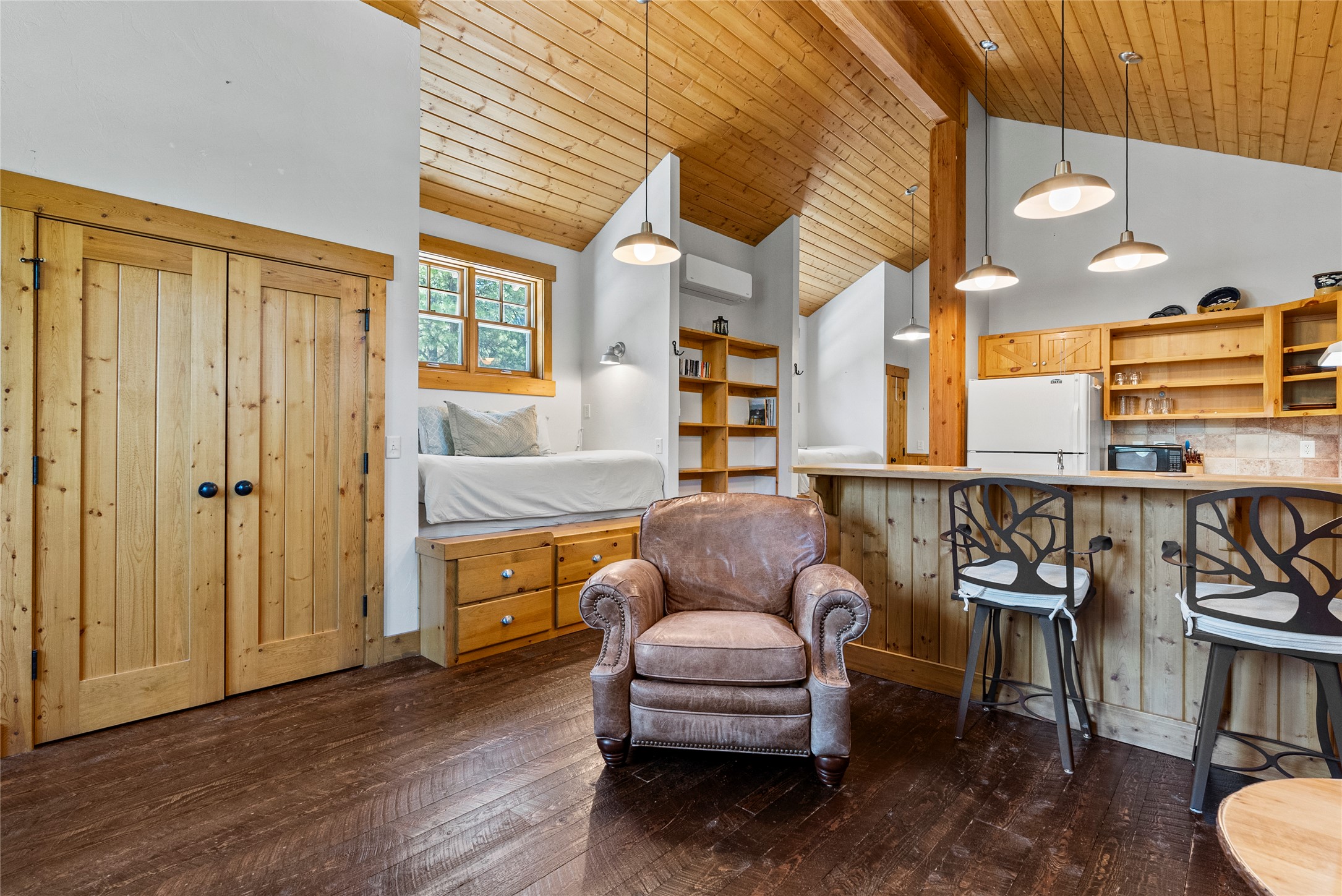  594 Bunkhouse Road - 物件實景