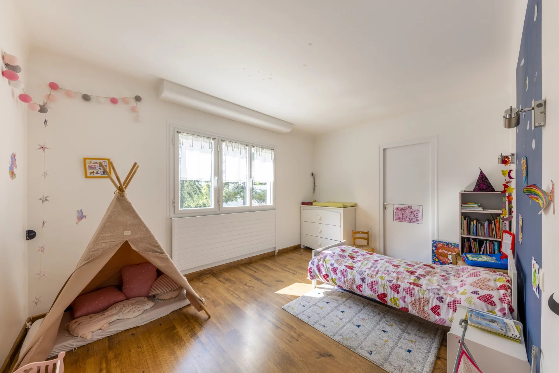 Sucé-sur-Erdre, Pays de la Loire, 44240, FR, 6 Bedrooms Bedrooms, ,3 BathroomsBathrooms,Residential,For Sale,1461051