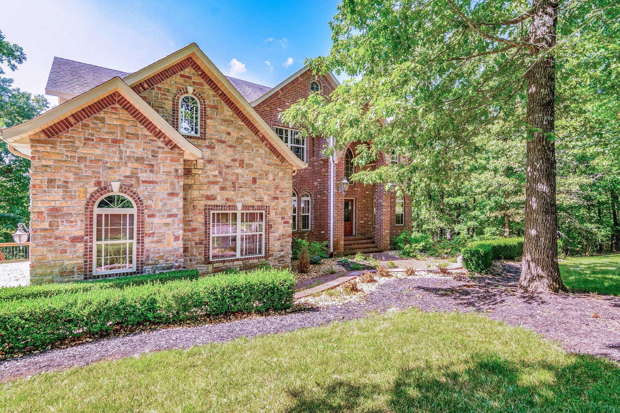 Walnut Shade, Missouri, 65771, United States, 6 Bedrooms Bedrooms, ,5 BathroomsBathrooms,Residential,For Sale,1975828