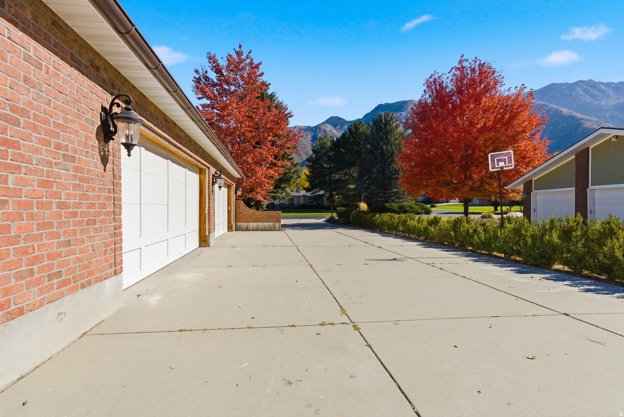 Sandy, Utah, 84092, United States, 5 Bedrooms Bedrooms, ,4 BathroomsBathrooms,Residential,For Sale,1994417