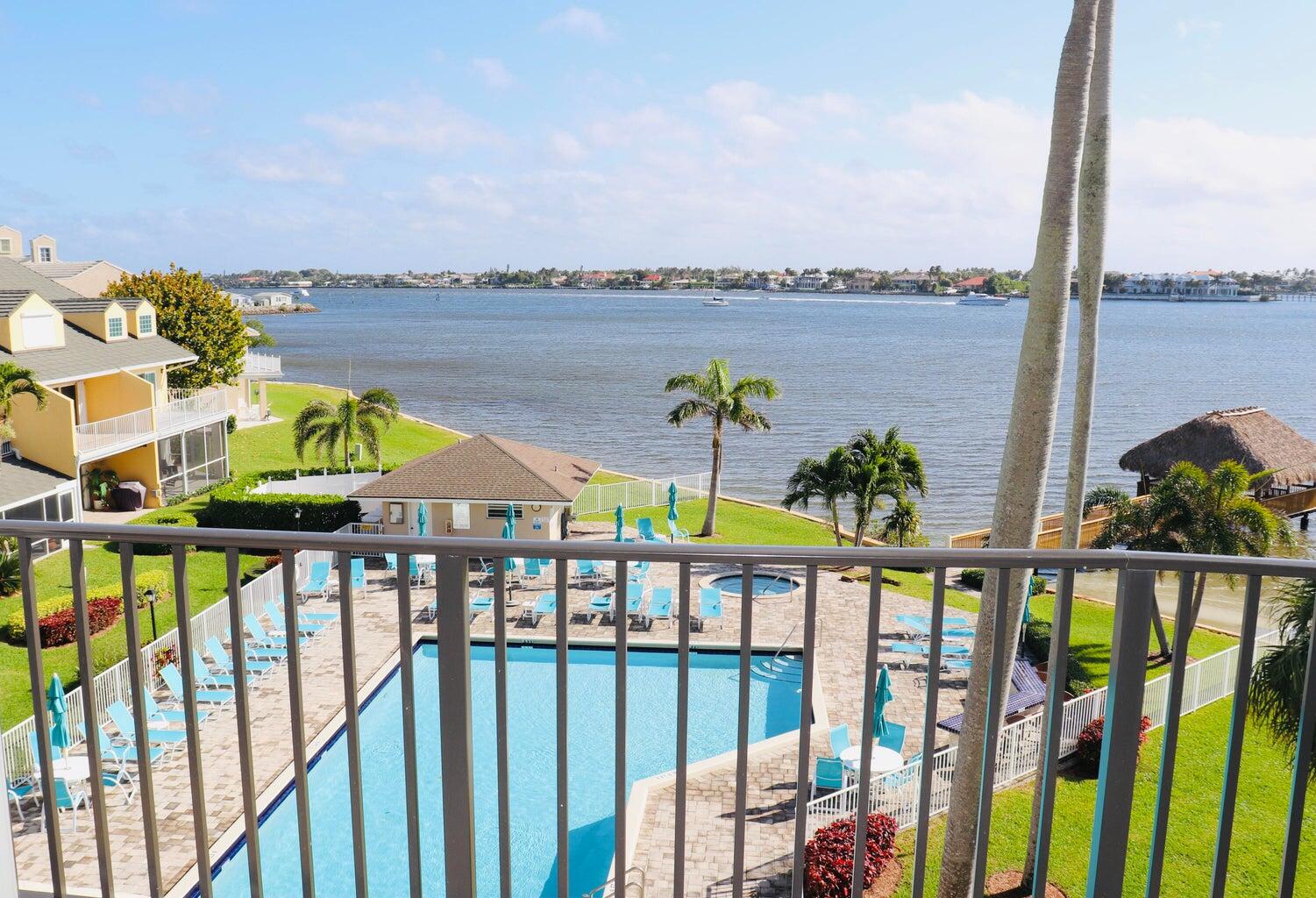 Hypoluxo, Florida, 33462, United States, 2 Bedrooms Bedrooms, ,2 BathroomsBathrooms,Residential,For Sale,1736314